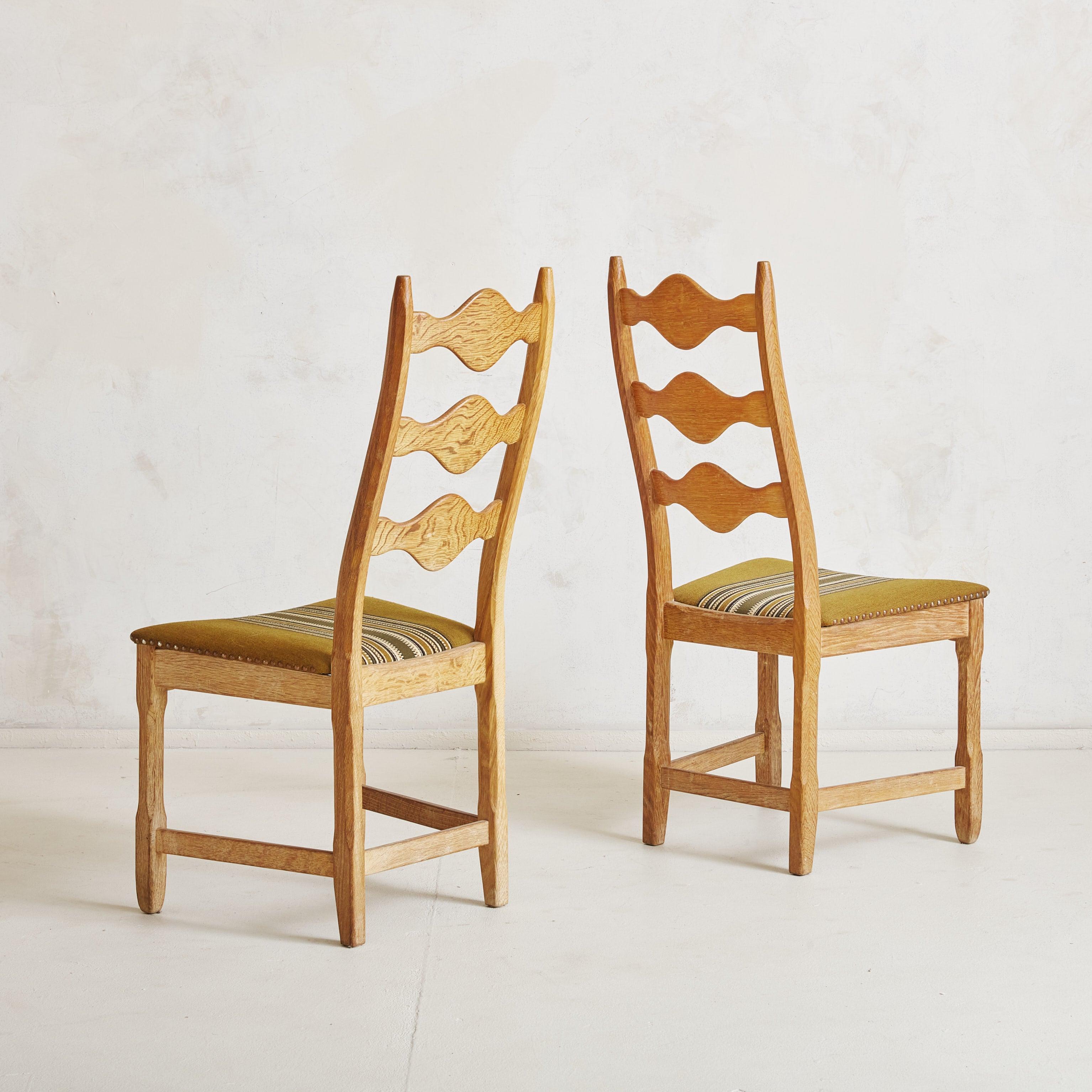Set di 6 sedie da pranzo 'Razor Blade' in Oak di Henning Kjærnulf, Danimarca, anni '60 In condizioni buone in vendita a Chicago, IL
