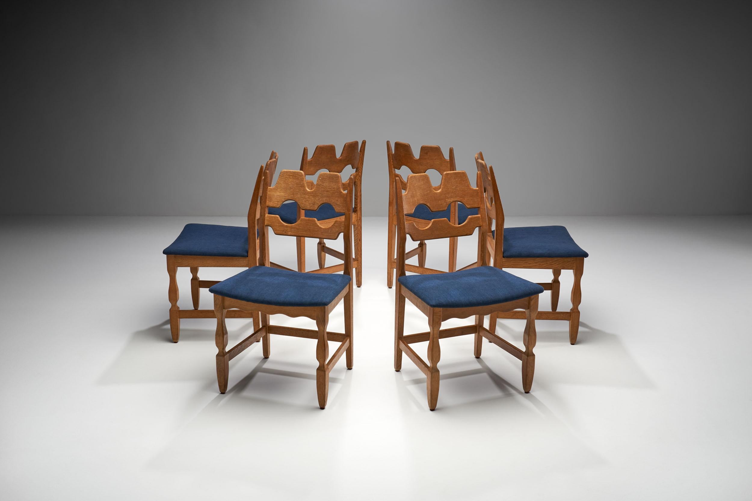 Henning Kjaernulf’s Razorblade chairs are the designer’s most distinctive designs. This set was manufactured by the Danish company EG Kvalitetsmobel in the 1960s, making it a true Danish mid-century set.

It is easy to see where the nickname of