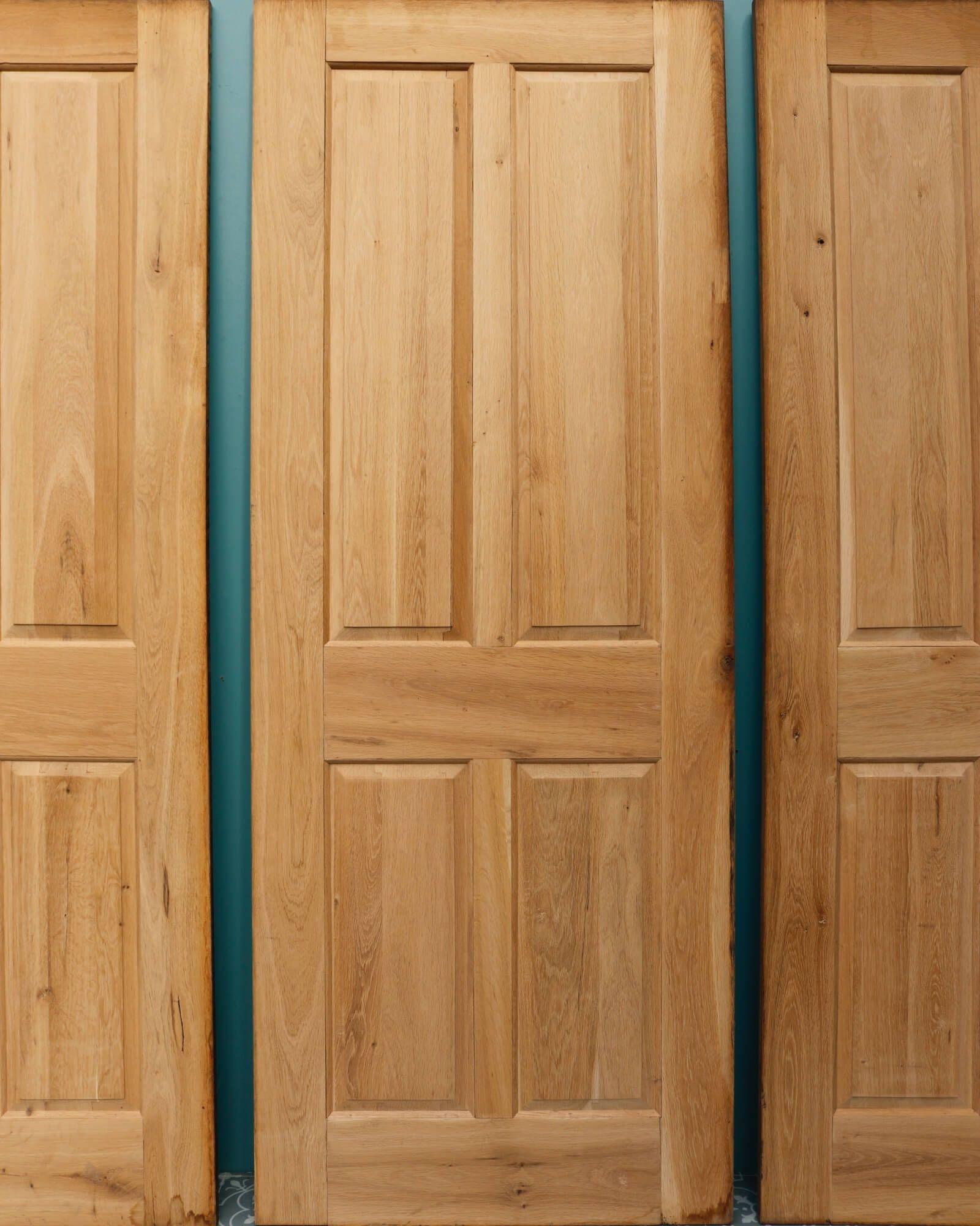 Set of 6 Reclaimed 4-Panel Oak Interior Doors In Fair Condition For Sale In Wormelow, Herefordshire