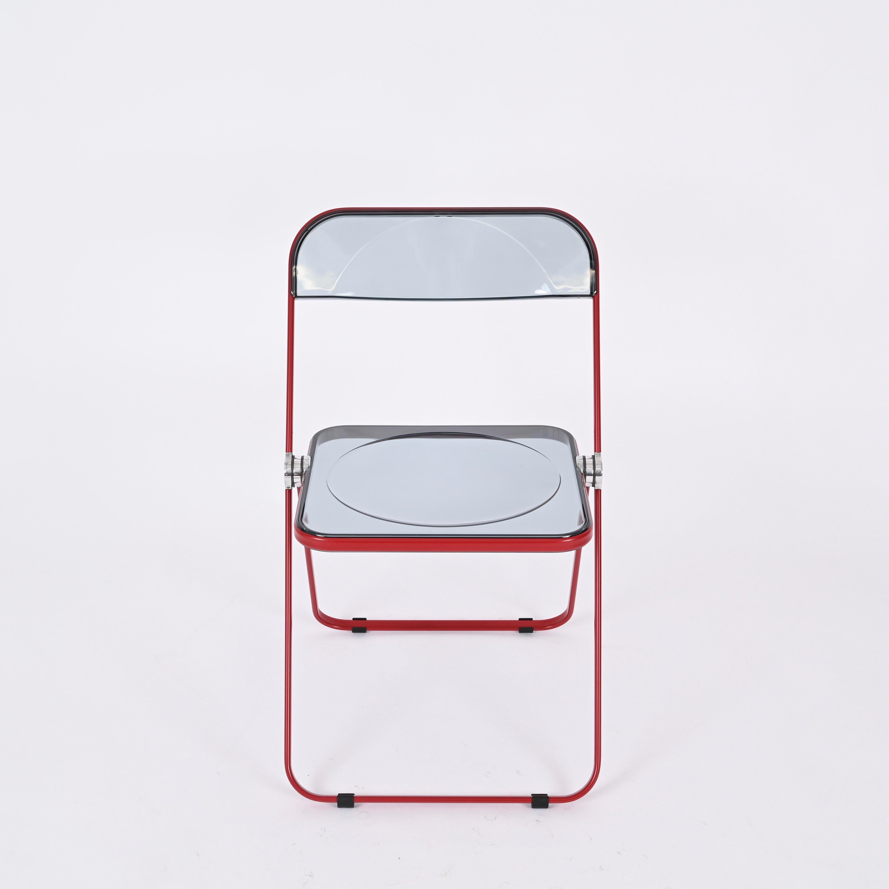 Hand-Crafted Set of 6 Red and Smoked Lucite Plia folding chairs by Piretti for Castelli Italy For Sale
