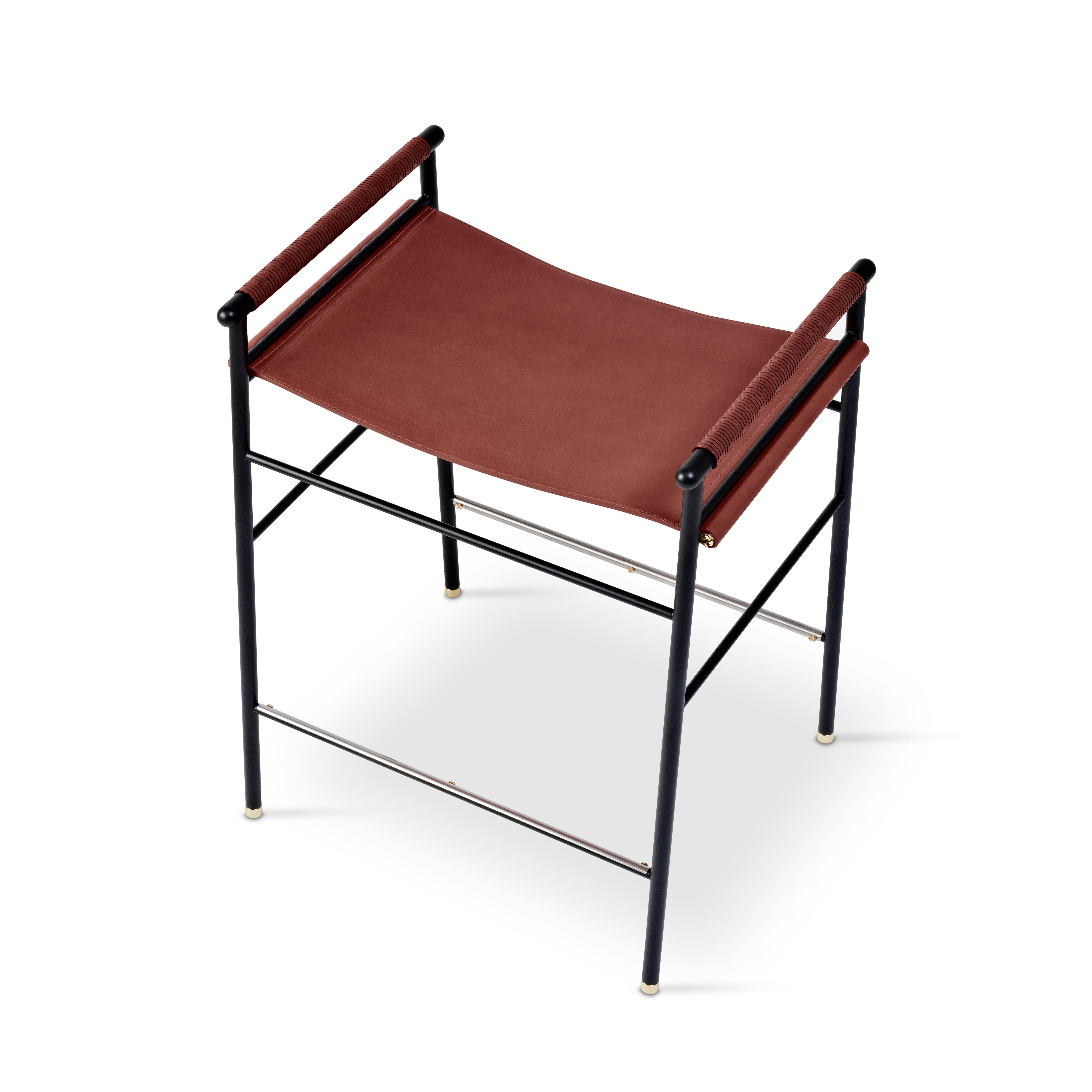 Moderne Ensemble de 6 tabourets de bar contemporains en cuir cognac et métal caoutchouc noir en vente