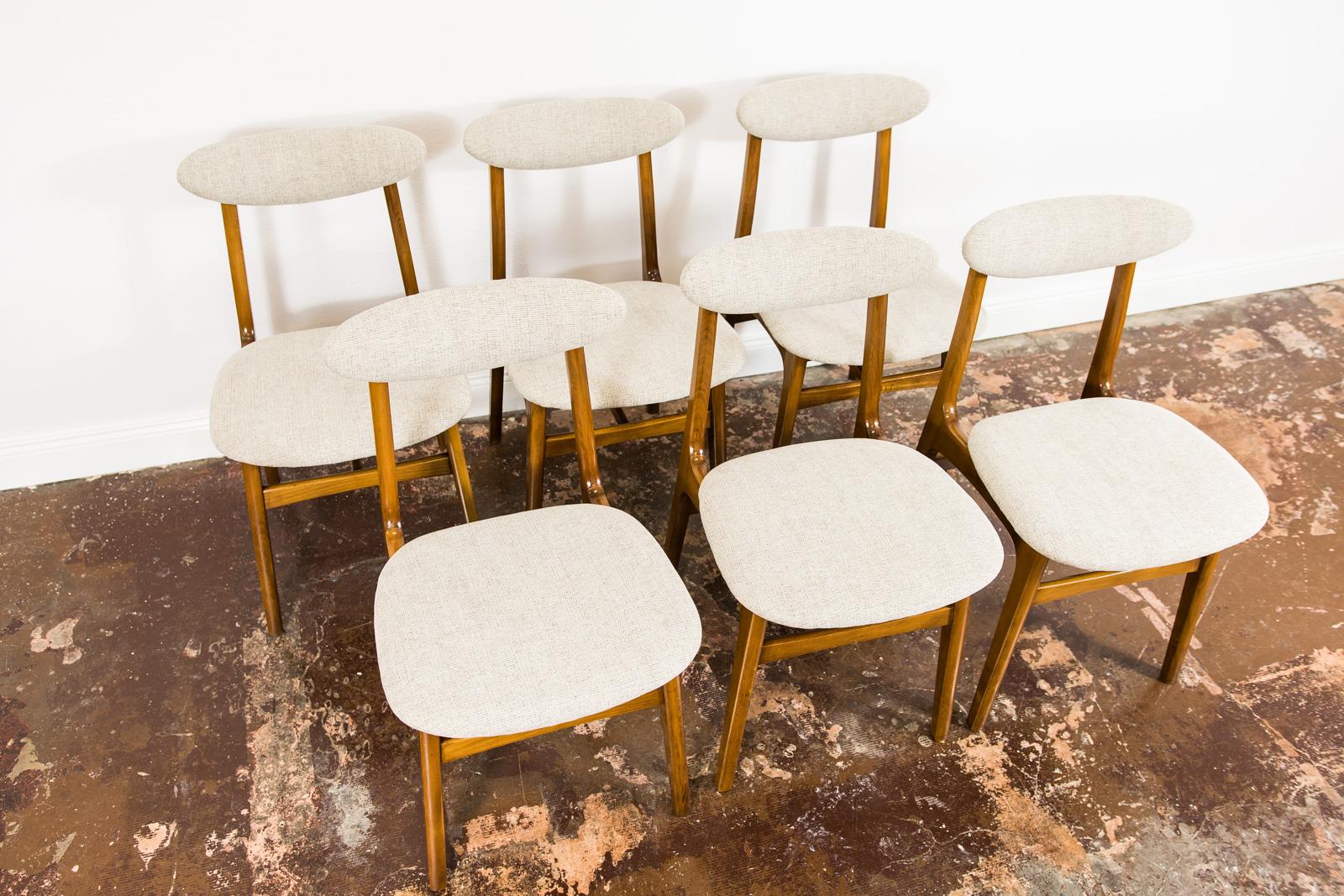 Set of 6 Restored Beige Dining Chairs by Rajmund Teofil Hałas, 1960's 4