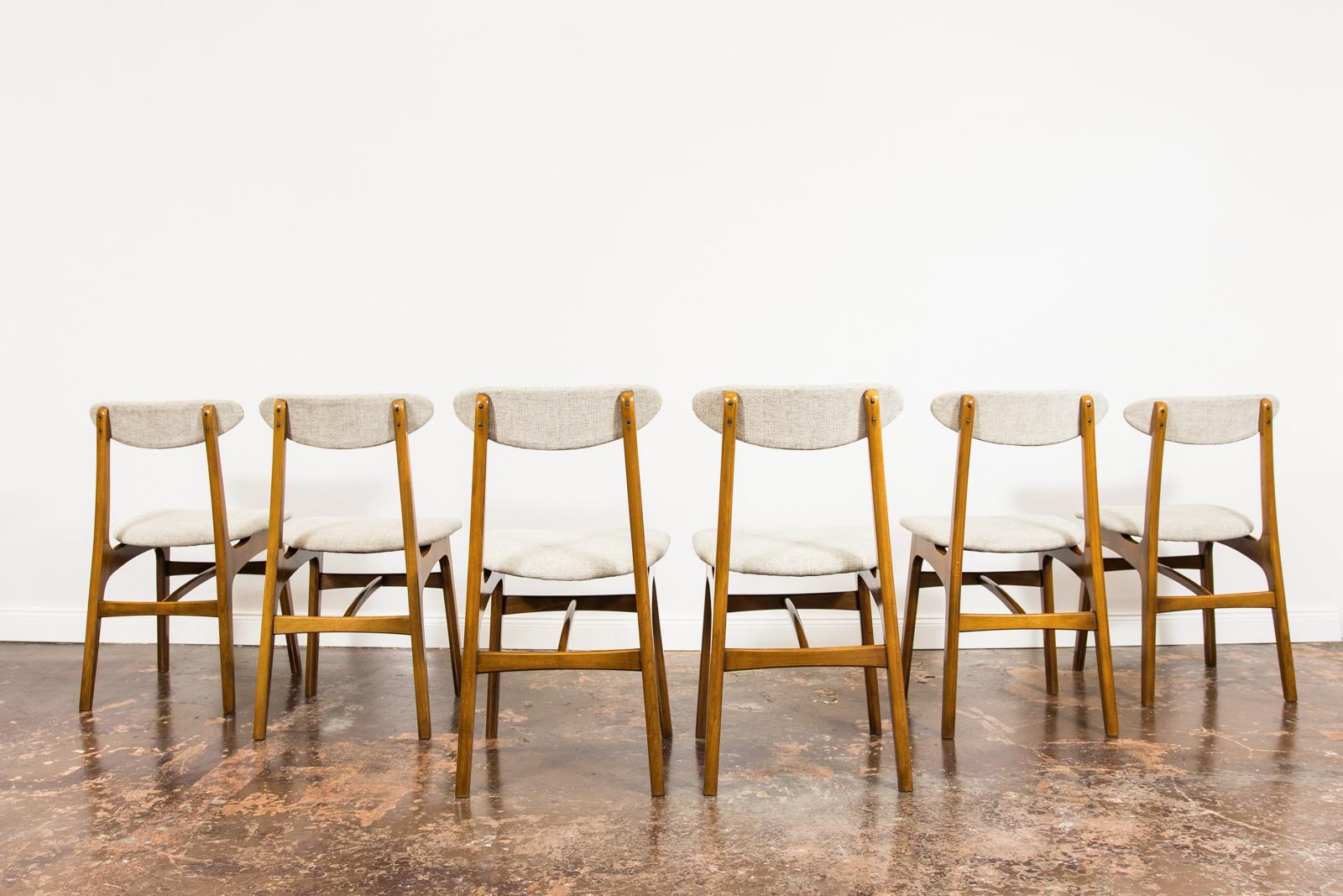 Mid-Century Modern Set of 6 Restored Beige Dining Chairs by Rajmund Teofil Hałas, 1960's