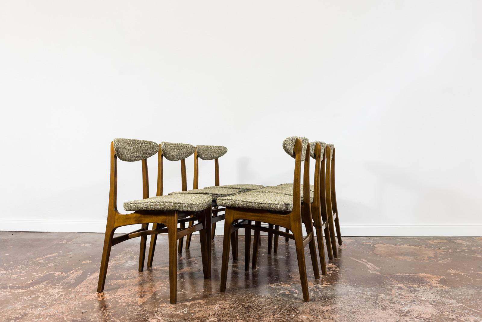 Set of 6 restored dining chairs by Rajmund Teofil Hałas 1960's In Good Condition In Wroclaw, PL