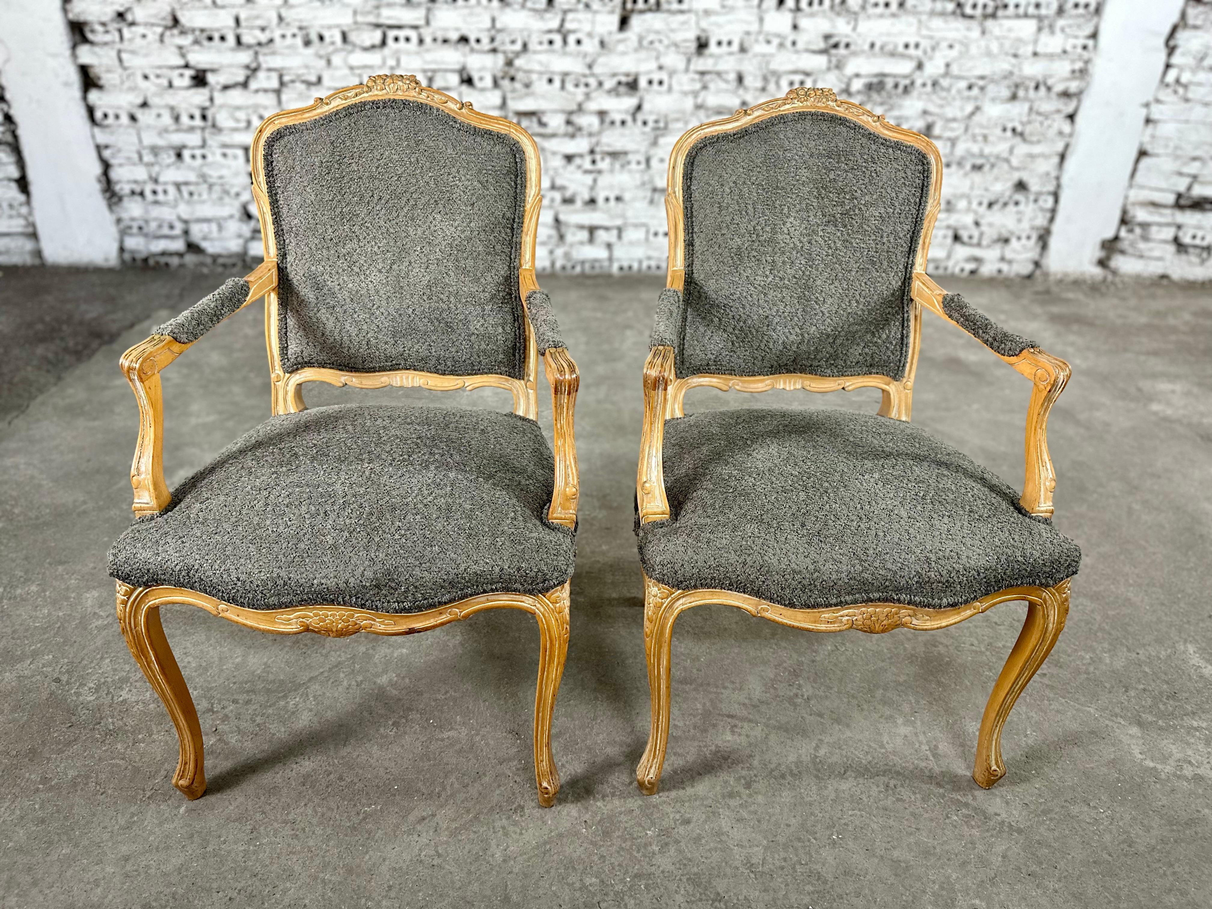 Set of 6 Reupholstered French Louis XV Dining Chairs 7