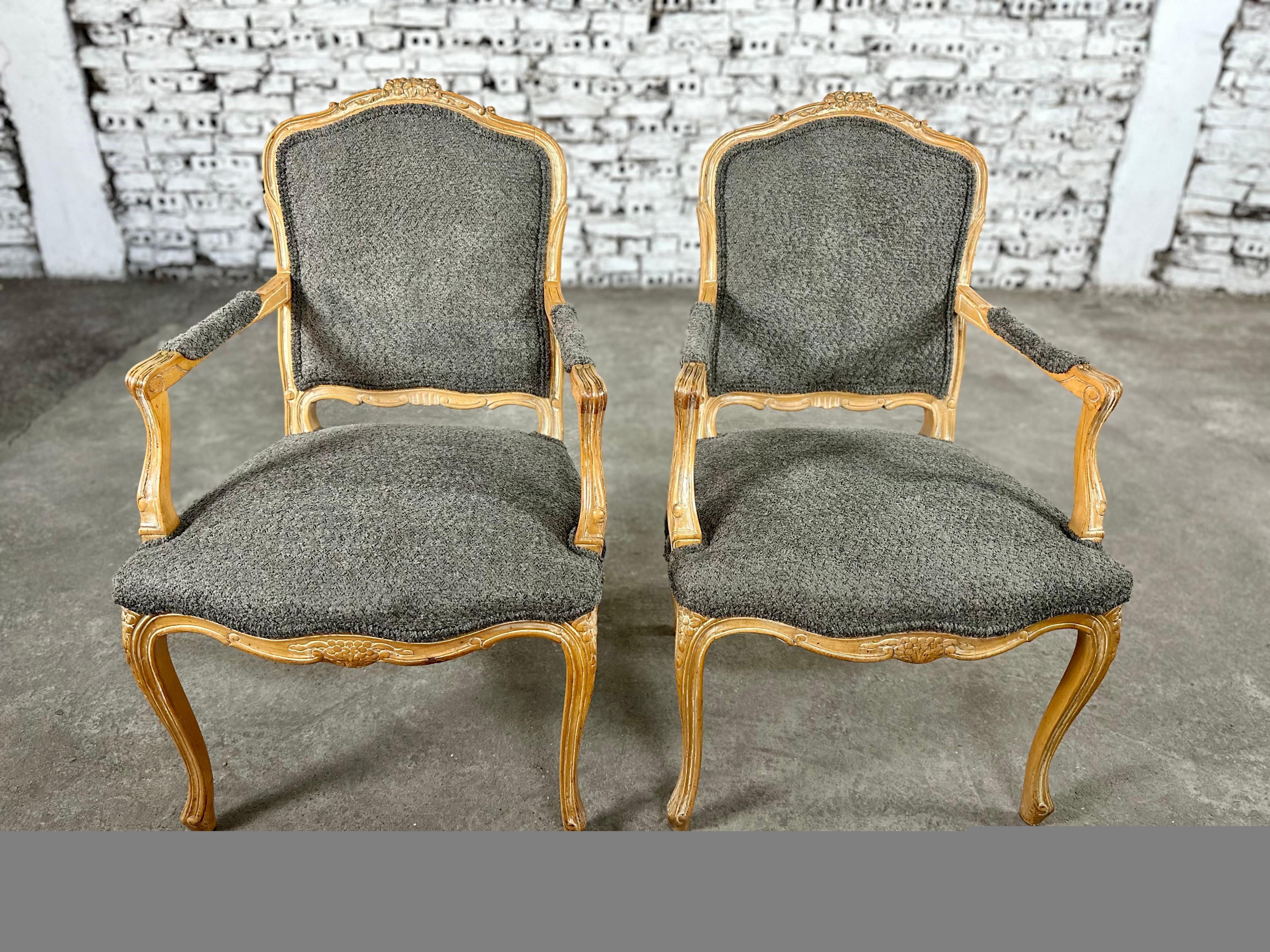 Set of 6 Reupholstered French Louis XV Dining Chairs 8