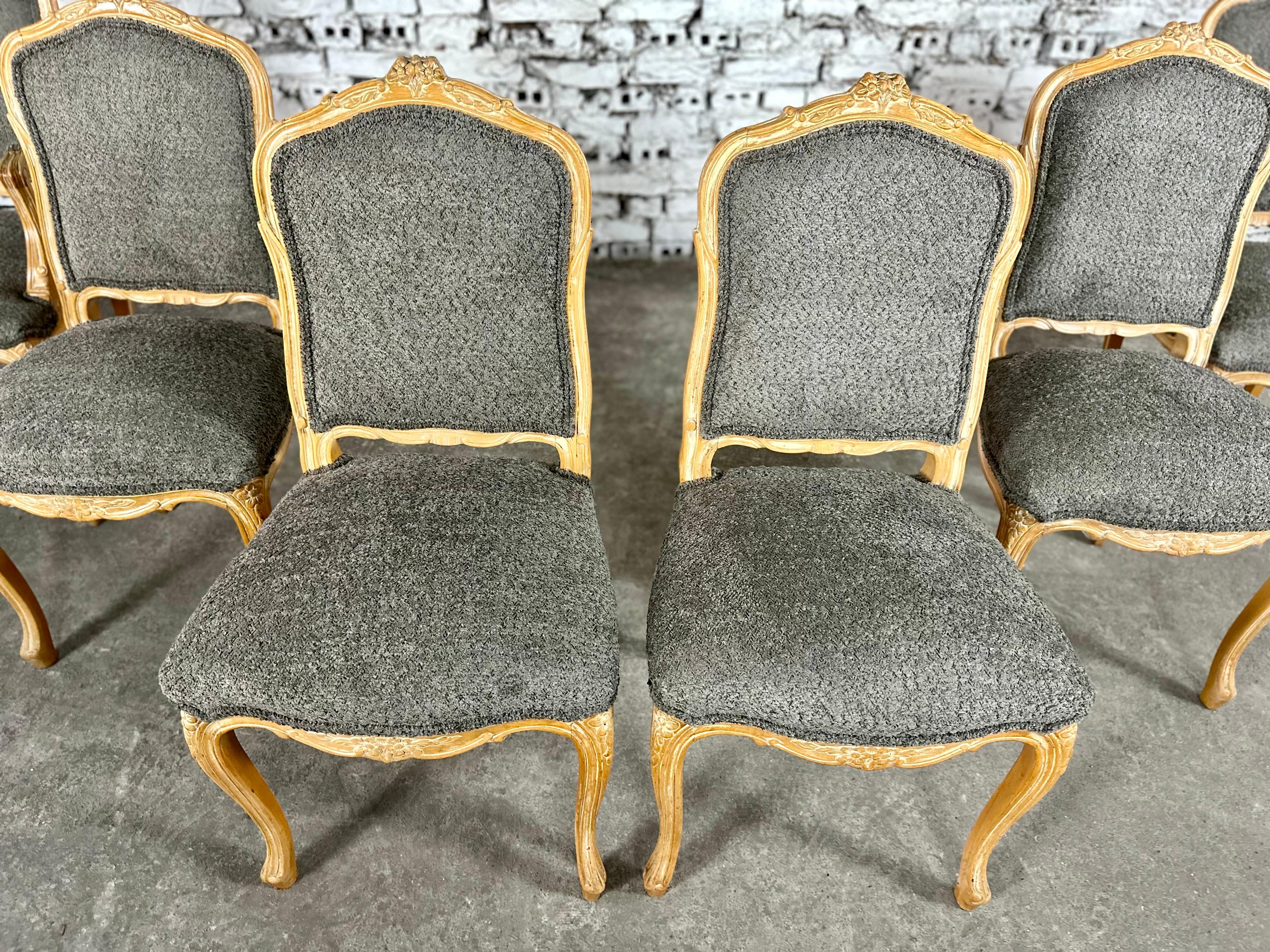 Set of 6 Reupholstered French Louis XV Dining Chairs In Good Condition In Bridgeport, CT