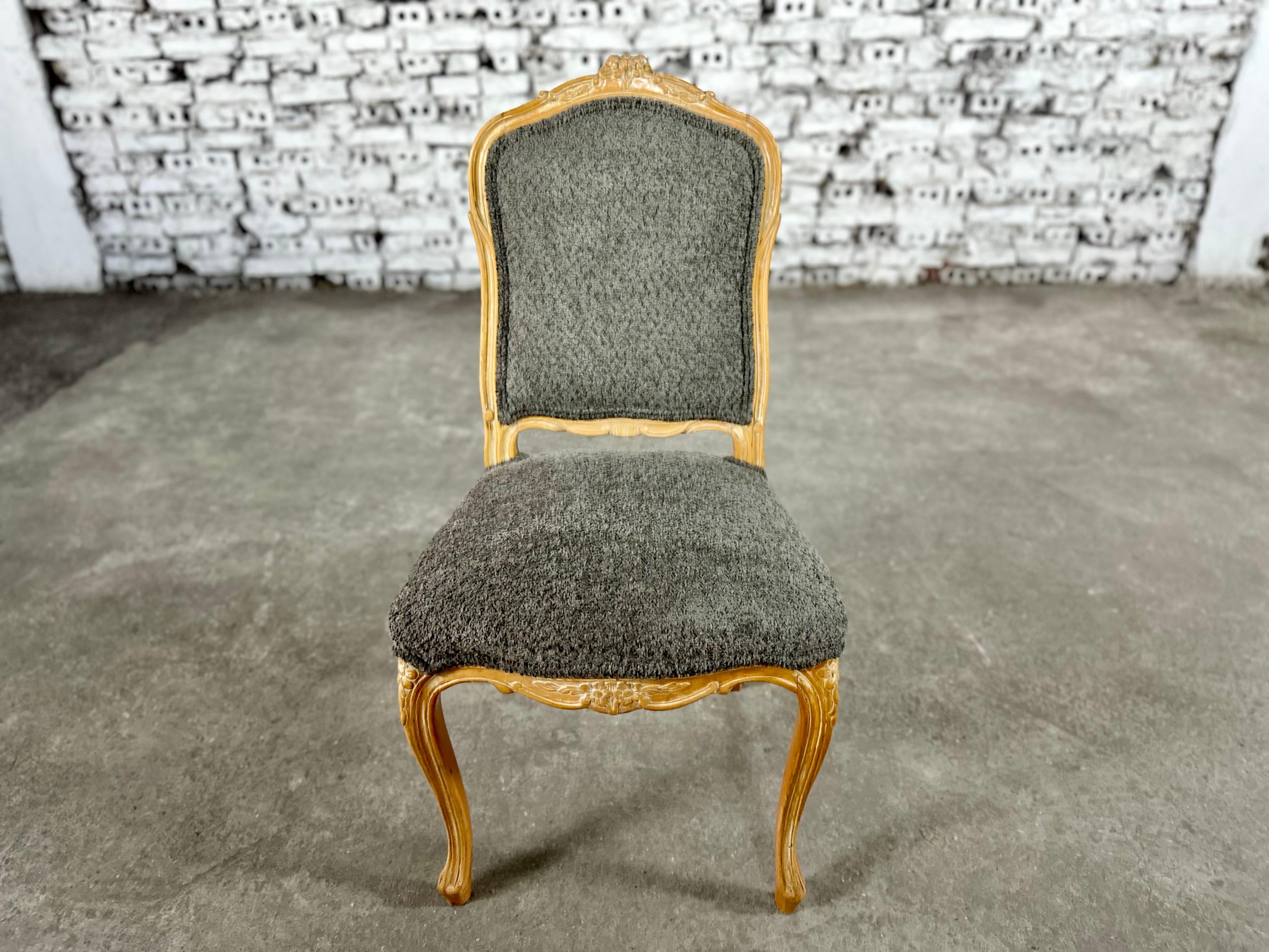 20th Century Set of 6 Reupholstered French Louis XV Dining Chairs