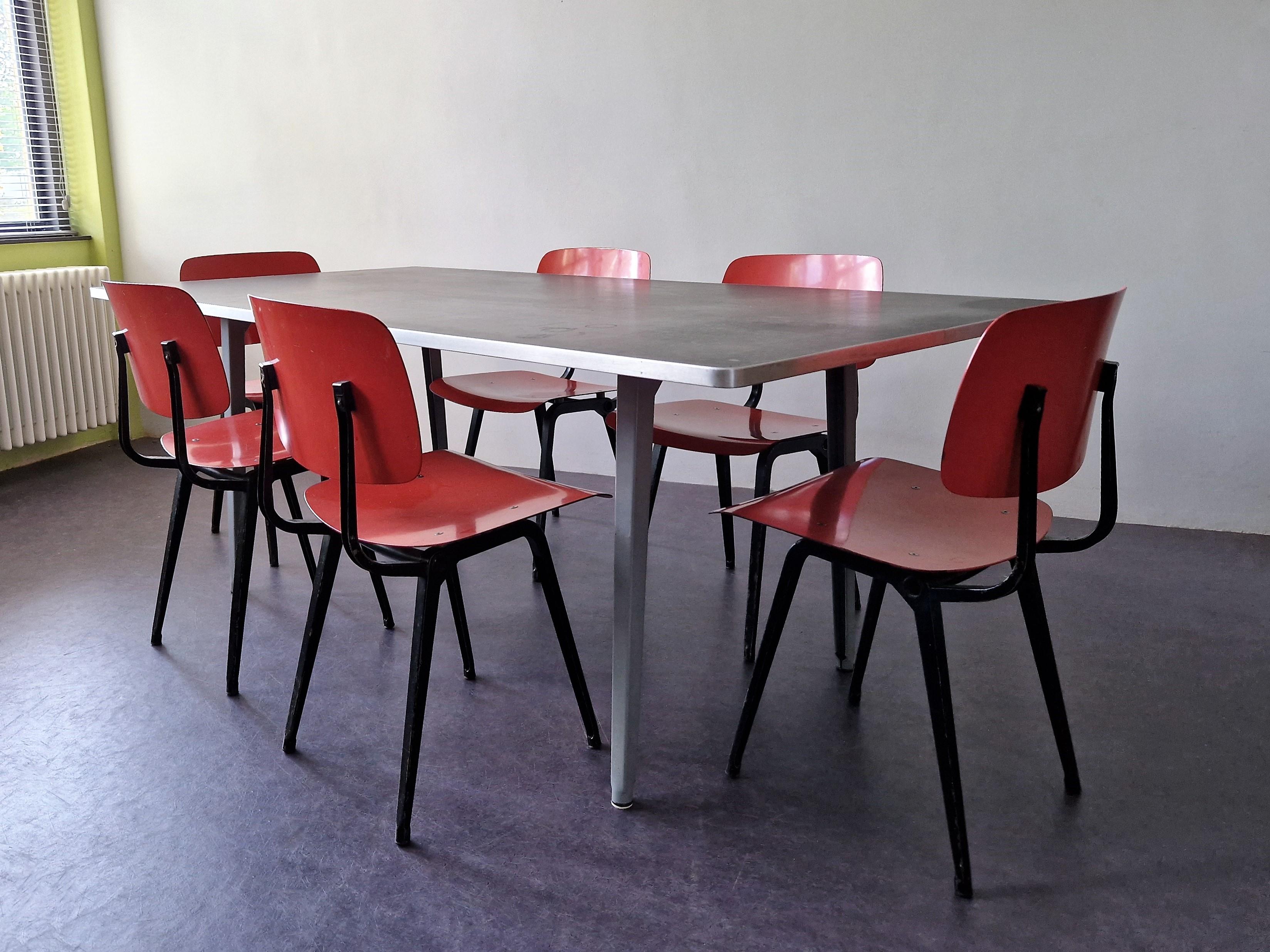 Set of 6 Revolt Chairs by Friso Kramer for Ahrend de Cirkel, Netherlands, 1956 For Sale 2