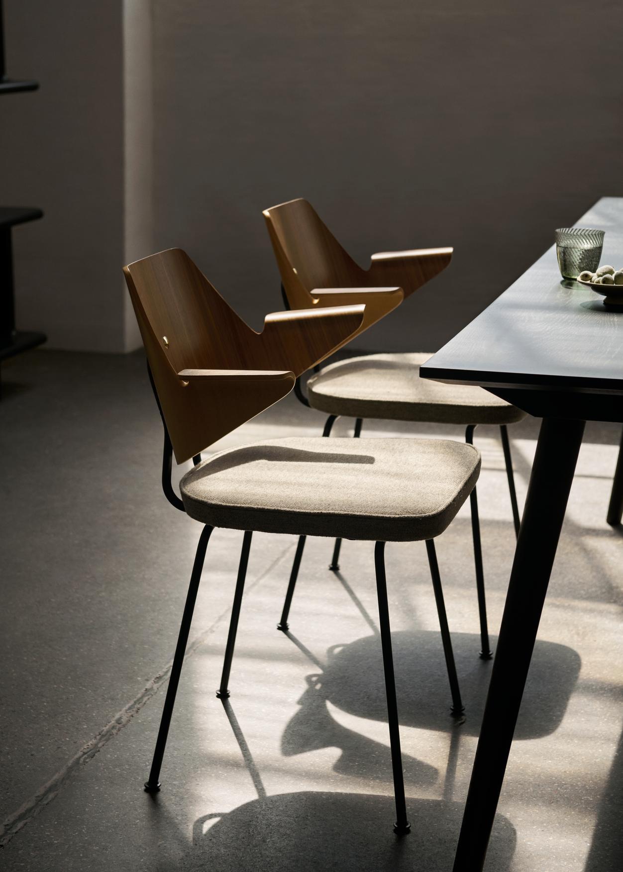 Set di 6 poltrone RFH in noce e beeche/ Hallingdal 227- Robin Day per &Tradition In condizioni Nuovo in vendita a Dubai, AE