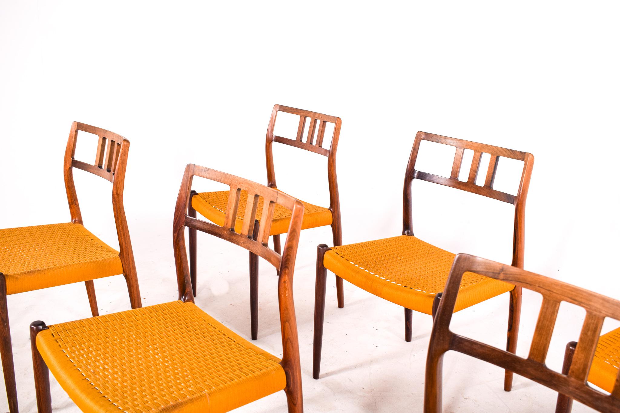 Mid-Century Modern Set of 6 Rosewood Dining Chairs by Niels Moller