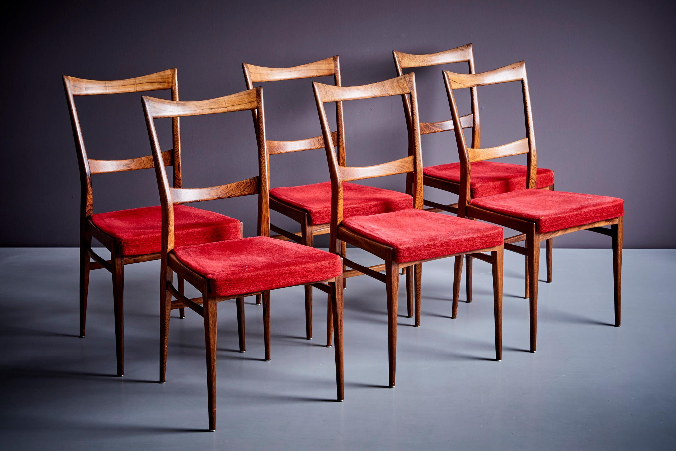 Mid-Century Modern Set of 6 Rosewood Dining Chairs in the manner of Ico Parisi with red upholstery For Sale