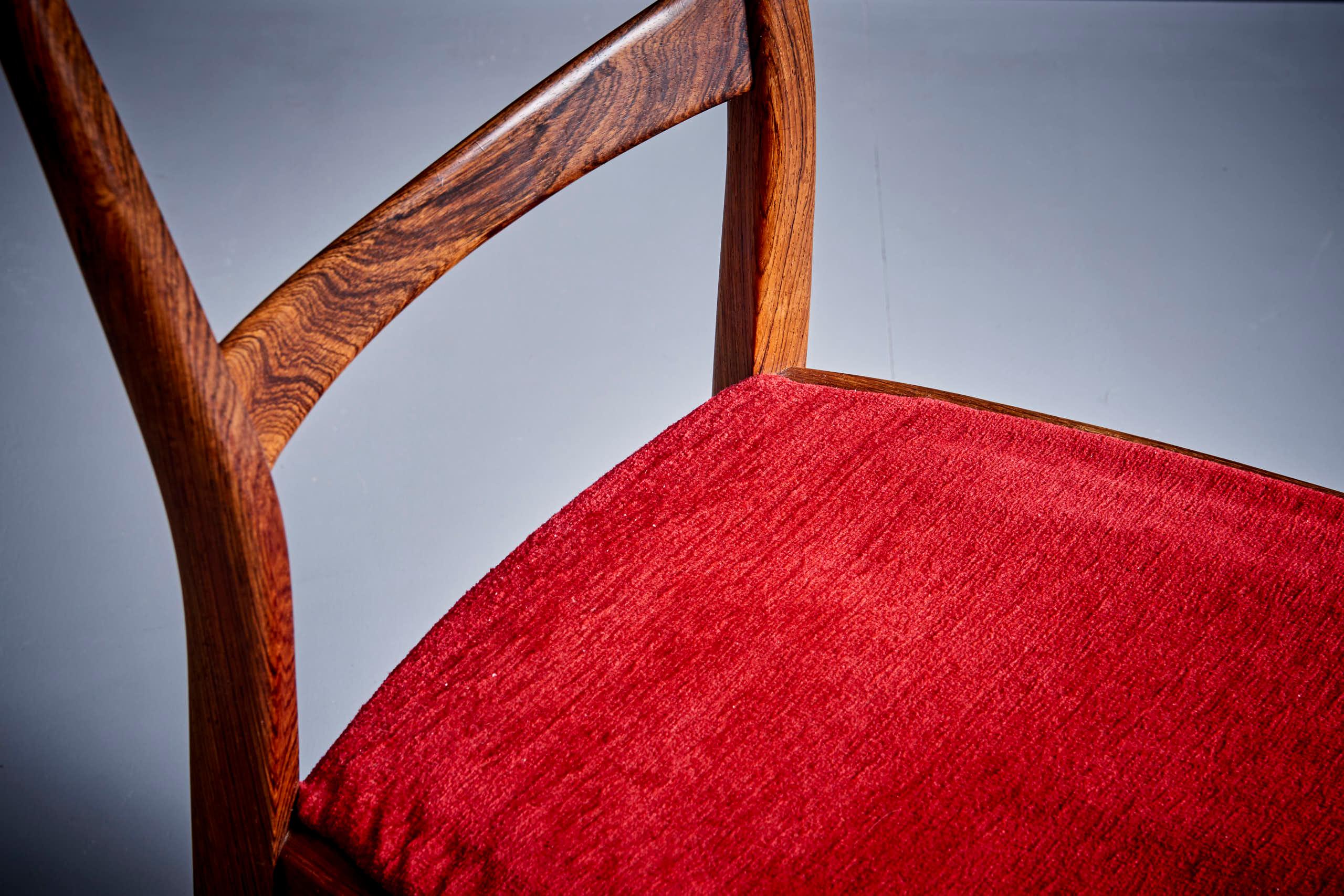 Set of 6 Rosewood Dining Chairs in the manner of Ico Parisi with red upholstery  In Good Condition For Sale In Berlin, DE