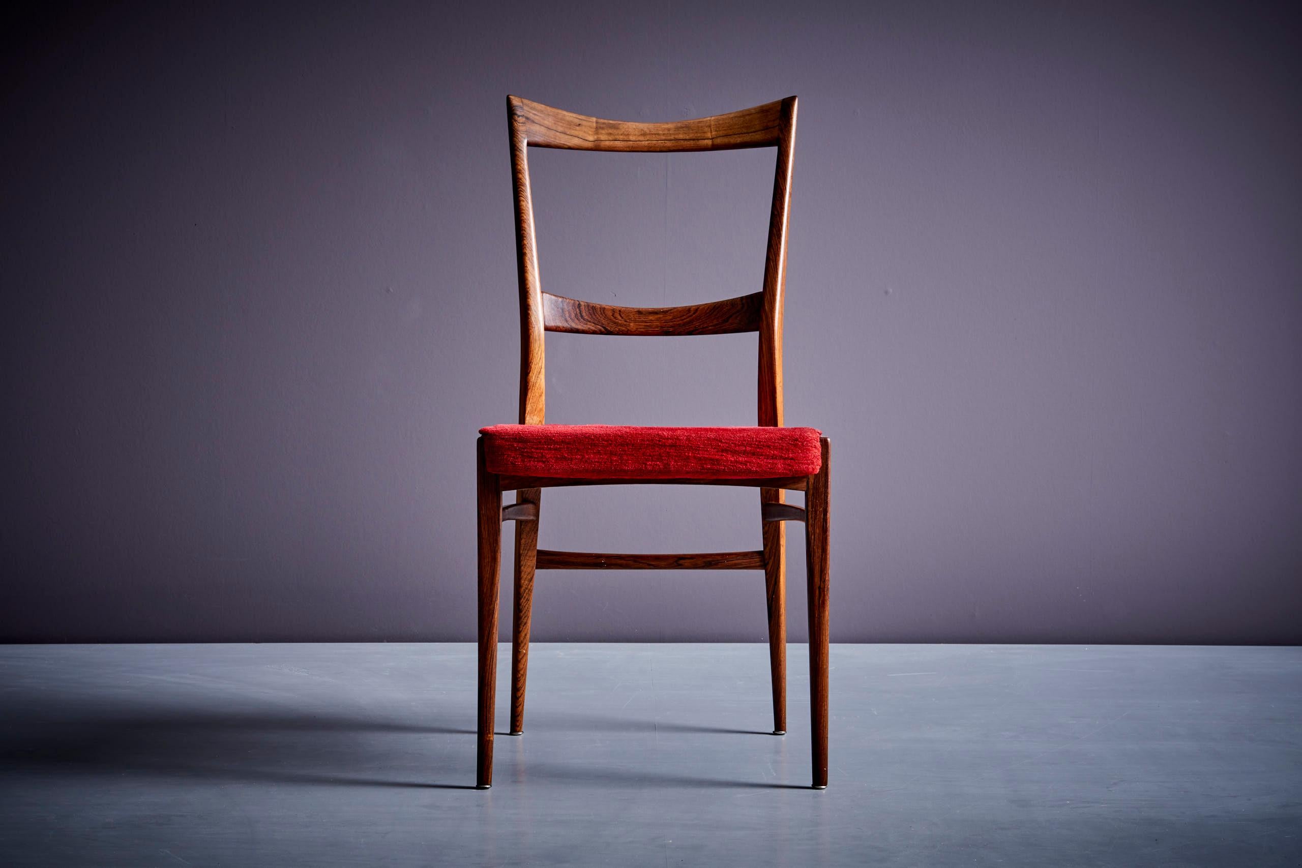 Set of 6 Rosewood Dining Chairs in the manner of Ico Parisi with red upholstery In Good Condition For Sale In Berlin, DE
