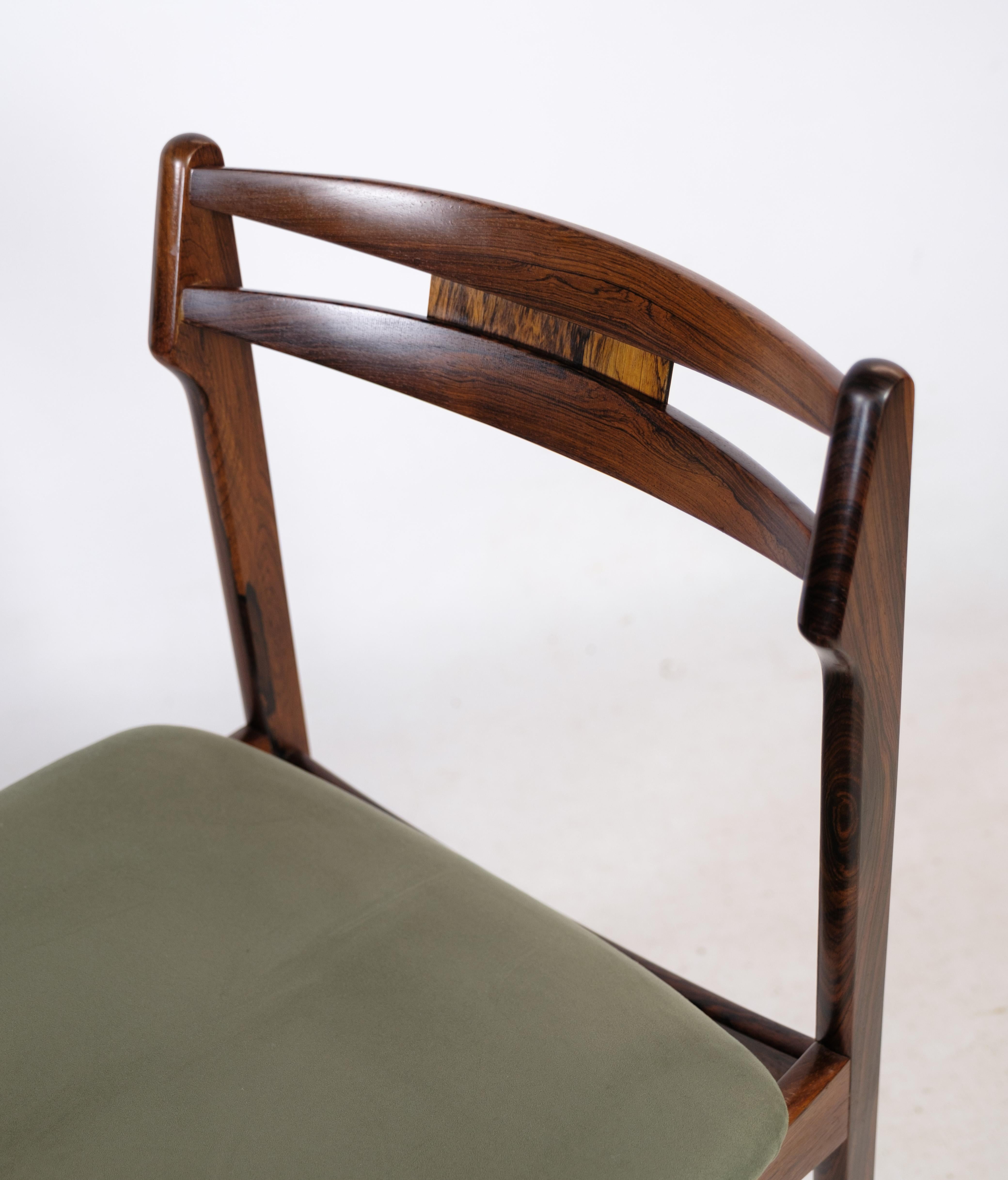 Metà XX secolo Set di 6 sedie da pranzo in legno di palissandro e tessuto verde degli anni '60 in vendita