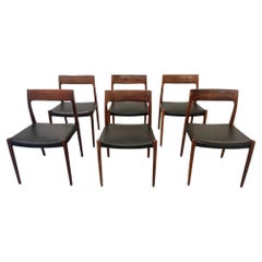 Ensemble de 6 chaises de salle à manger en palissandre et cuir par Niels O. Møller, Danemark vers les années 1960