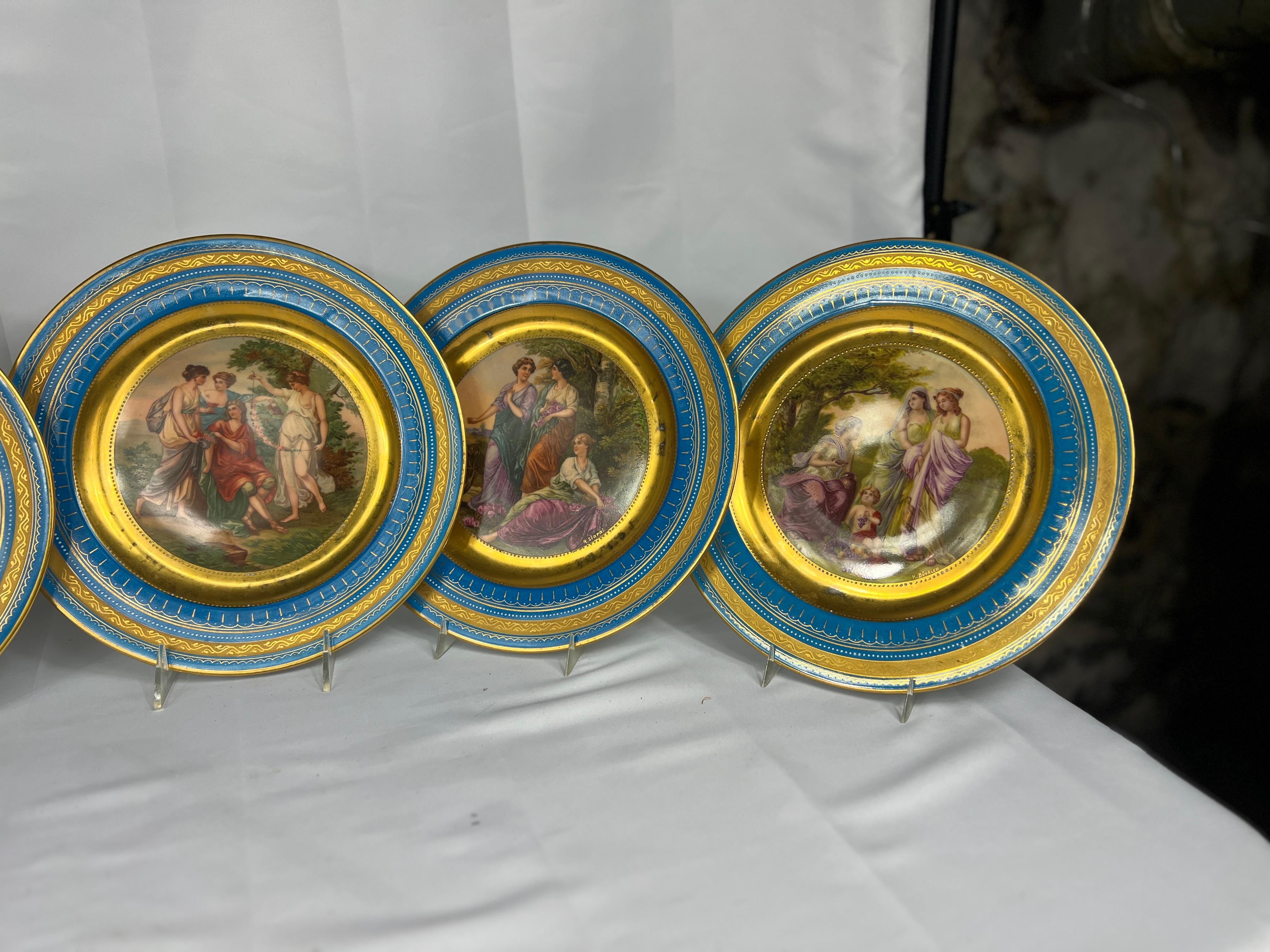 Art Nouveau Set di 6 piatti decorati in stile reale viennese, allegorici e smaltati, da 10,875 pollici in vendita