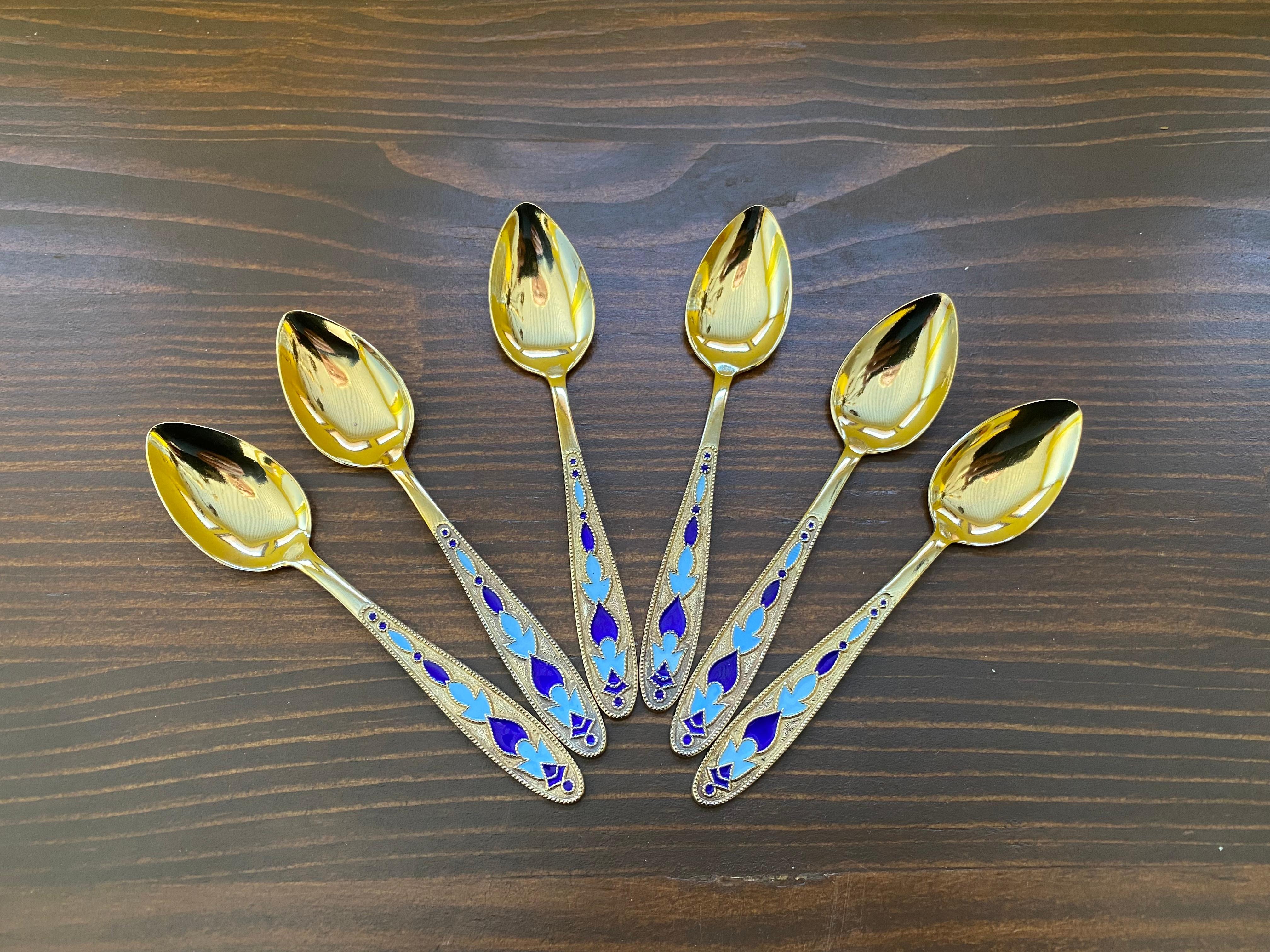 Set of 6 Russian Enamel Spoons Fine and Rare Soviet Silver Spoons
Set of 6 Russian Enamel Spoons
Fine and Rare Soviet Silver Spoons.

These were probably made in the 1950s.
Stamp Head 875 and ? 3AHO