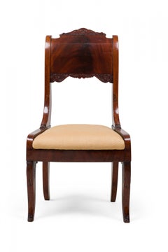 Ensemble de 6 chaises de salle à manger russes néoclassiques en acajou tapissées