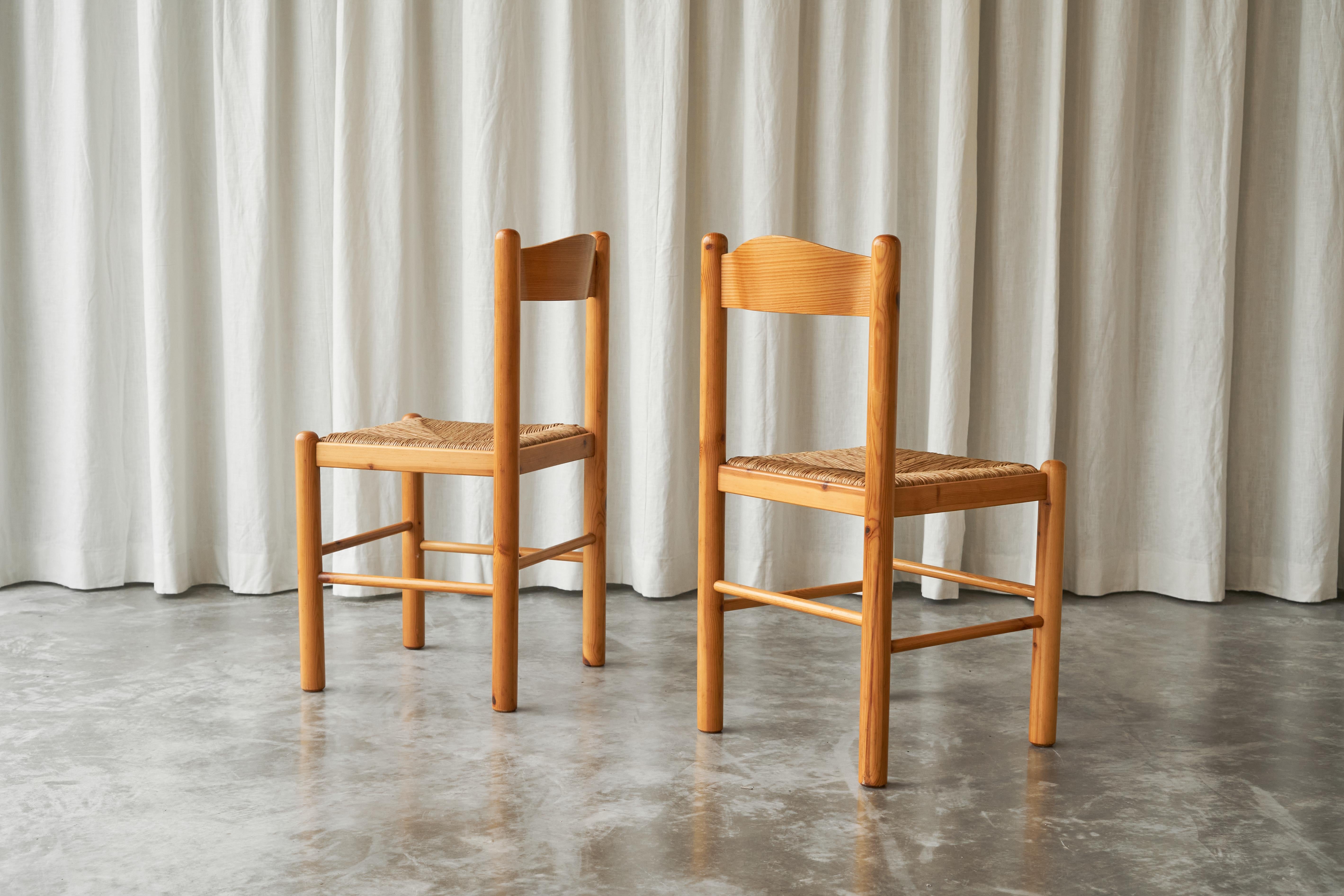 Ensemble de 6 chaises rustiques chic de style chalet en pin et jonc des années 1960 en vente 6