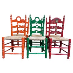 Juego de 6 sillas rústicas pintadas con asiento de junco