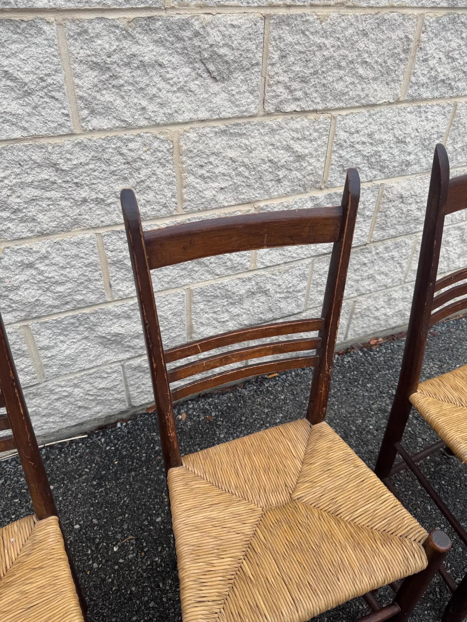 Set of 6 Rustic Vintage Ladder Back and Rush Seat Dining Chairs im Angebot 6