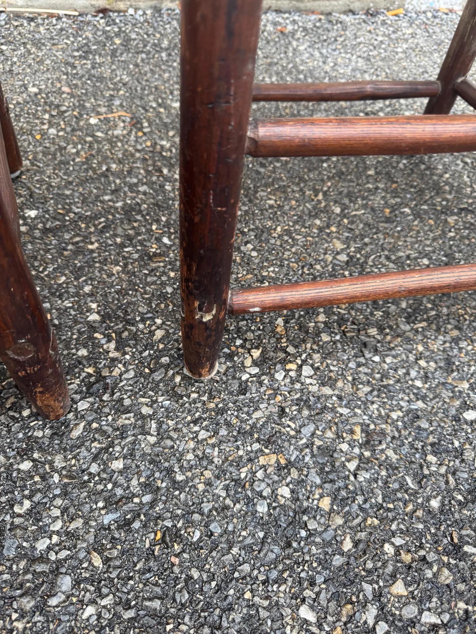 Set of 6 Rustic Vintage Ladder Back and Rush Seat Dining Chairs im Angebot 1