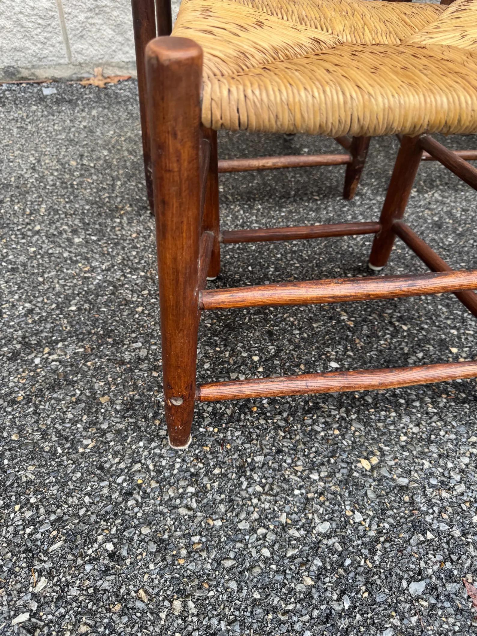 Set of 6 Rustic Vintage Ladder Back and Rush Seat Dining Chairs im Angebot 2