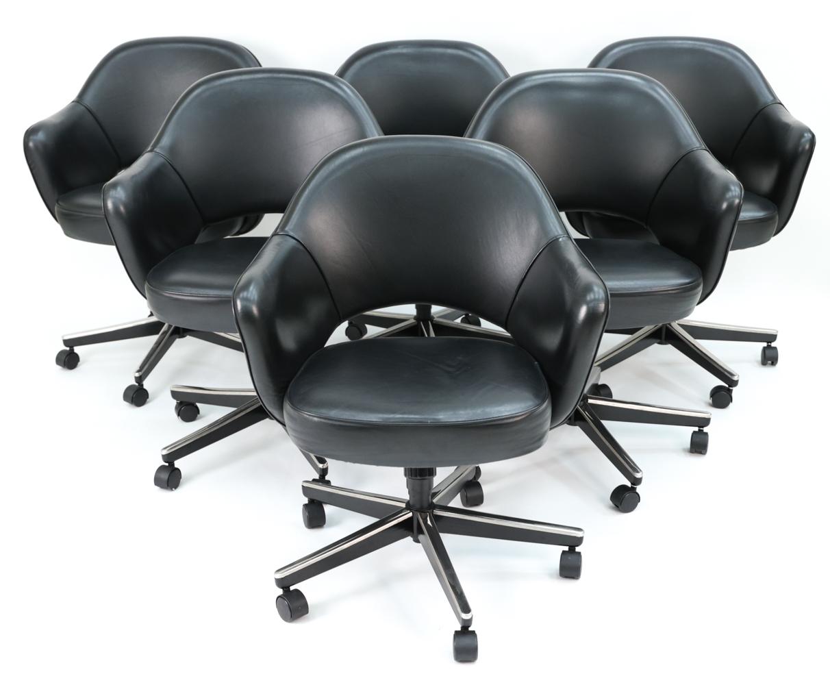 Mid-Century Modern Set of 6 Saarinen for Knoll Executive Armchairs in Black Leather w/ Swivel Base