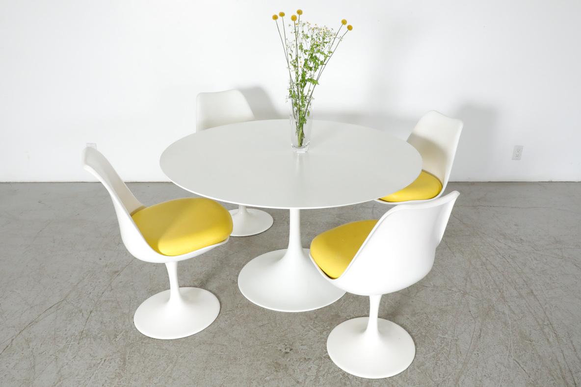 Set di 6 sedie da pranzo o da cocktail in stile Saarinen con base a piedistallo di Pastoe In condizioni buone in vendita a Los Angeles, CA