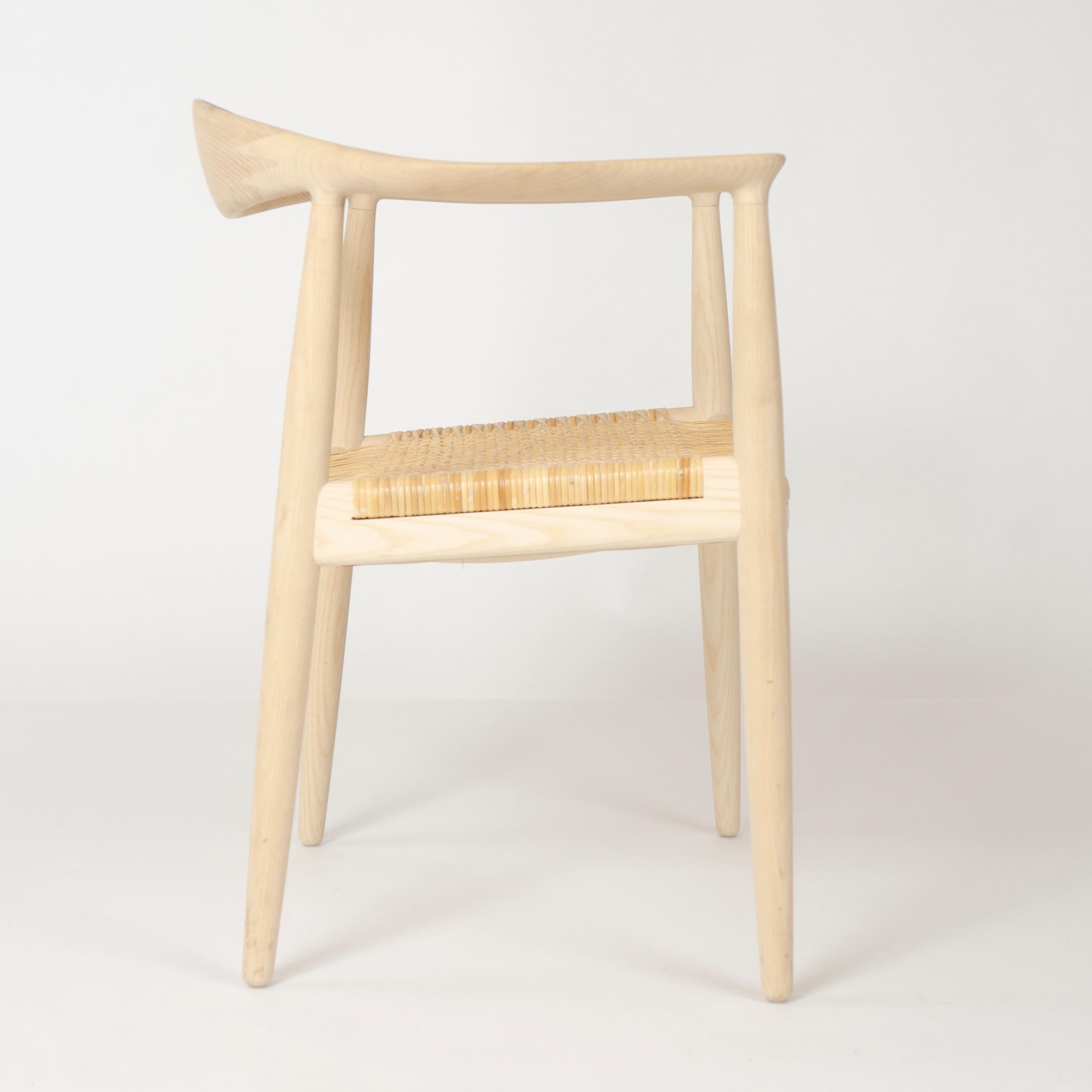 Danois The Round Chair en frêne massif avec sièges en rotin par Hans J. Wegner pour PP Møbler en vente