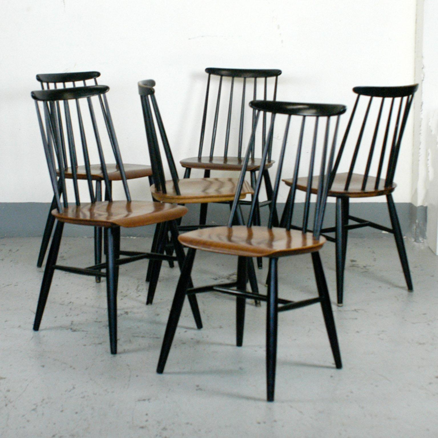 Set of 6 Scandinavian Modern Teak and Black Dining Chairs by Ilmari Tapiovaara 2