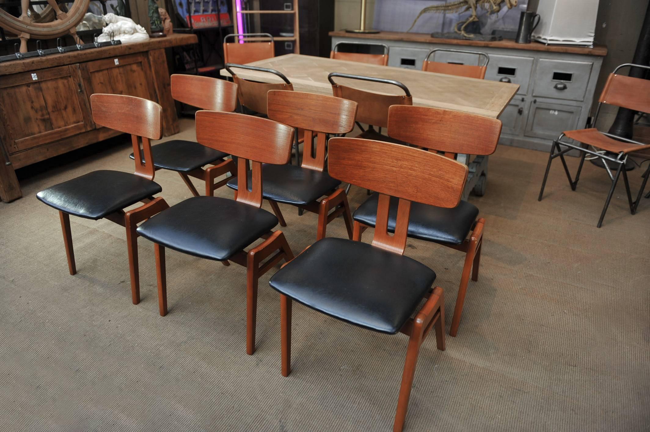 Set of Six Scandinavian Teak Chairs, 1960s In Excellent Condition In Roubaix, FR