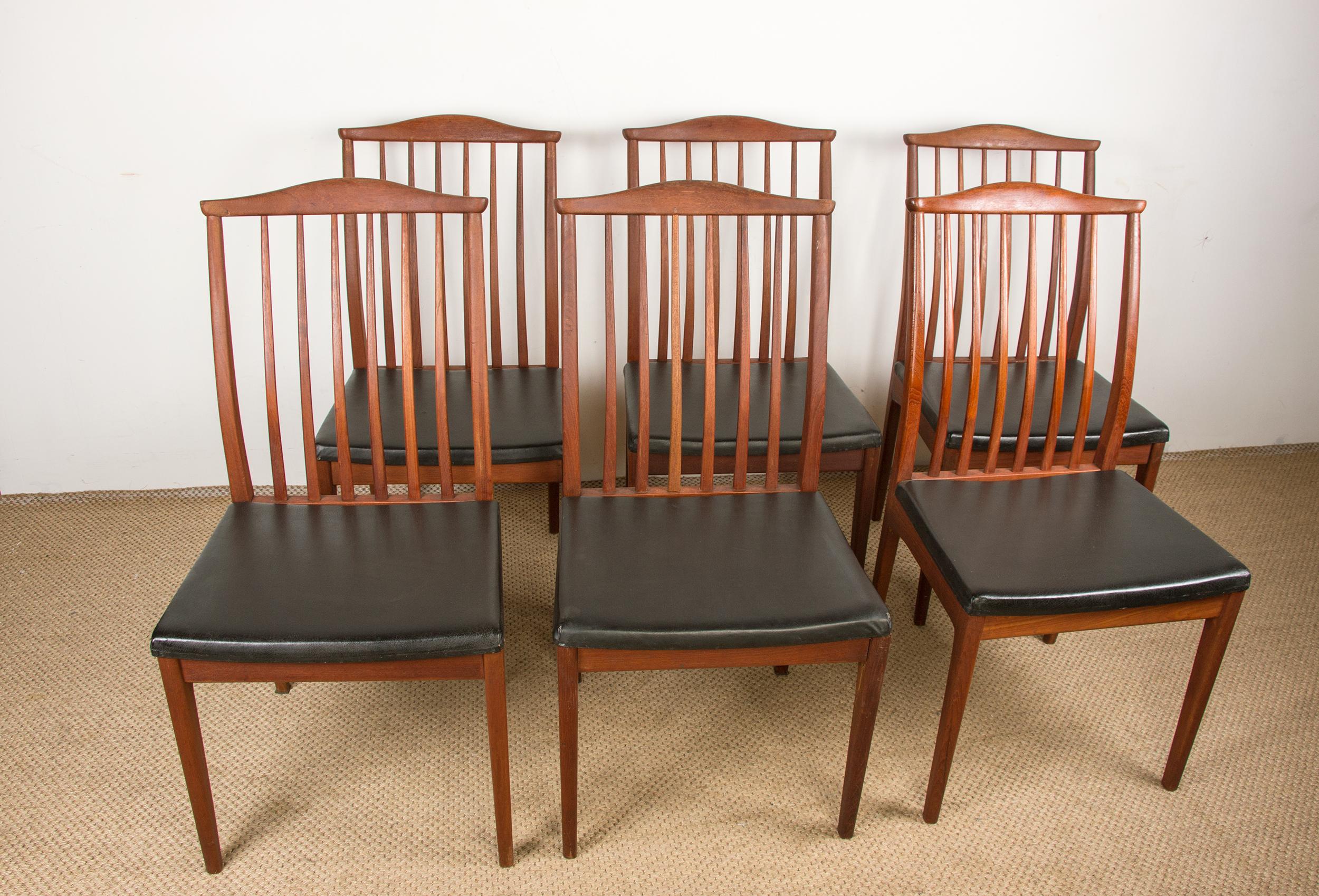 Set of 6 Scandinavian Teak Chairs and Black Leatherette Seats 1960 For Sale 6