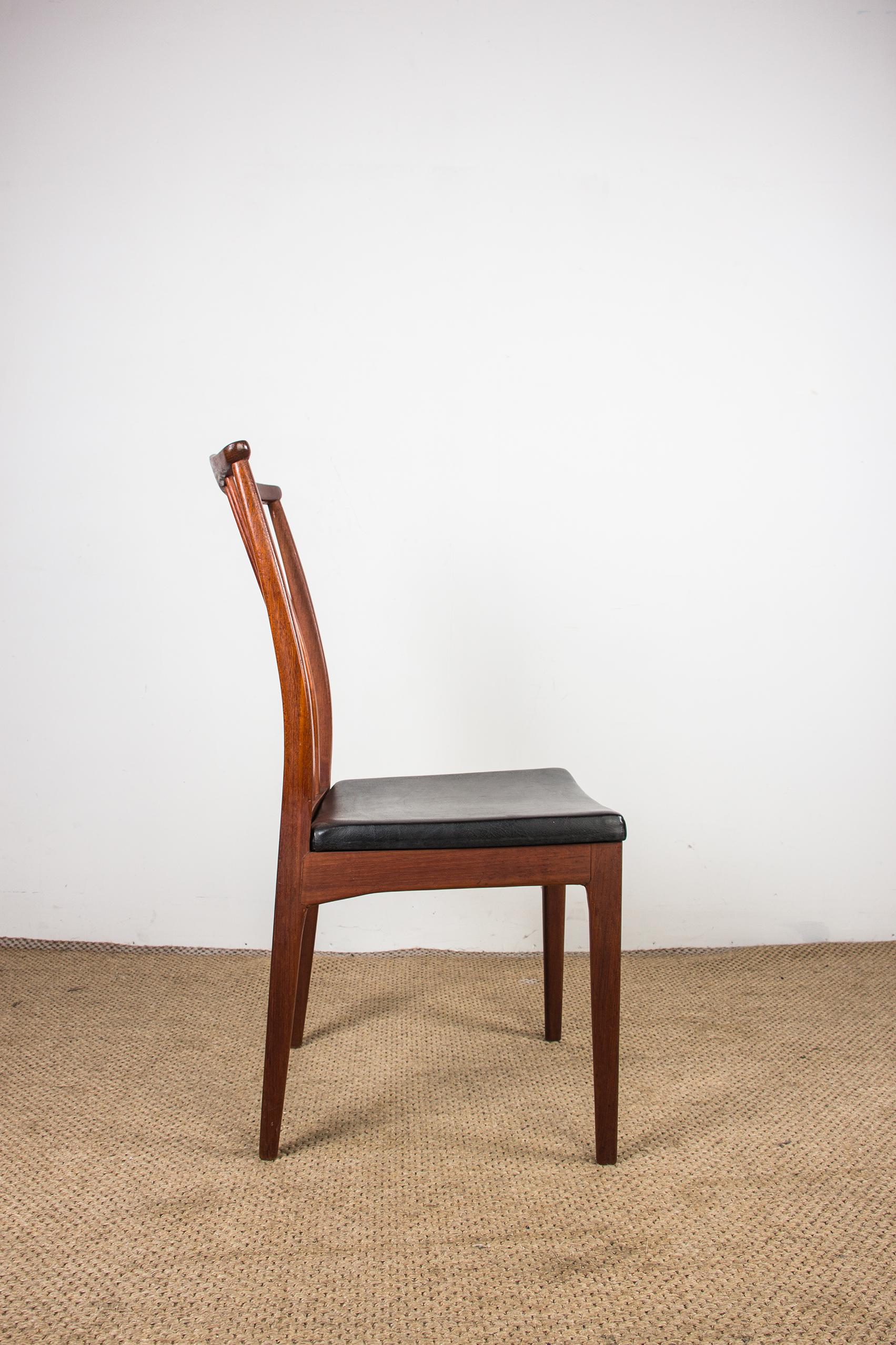 Mid-20th Century Set of 6 Scandinavian Teak Chairs and Black Leatherette Seats 1960 For Sale