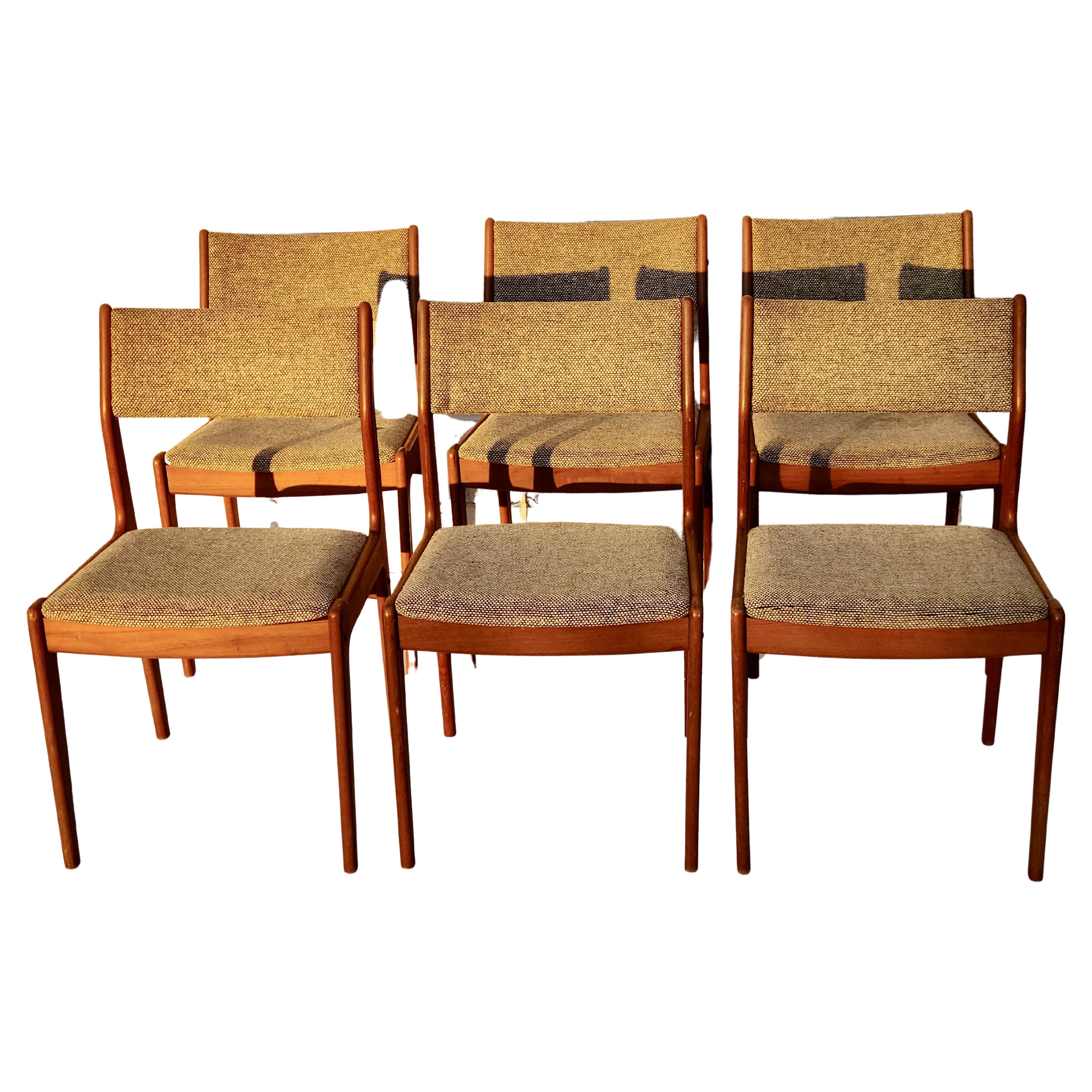 Set of 6 Sculpted Teak Dining chairs in the Style of Benny Linden 5