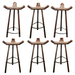 Ensemble de 6 tabourets de bar sculpturaux de Sergio Rodrigues en bois dur brésilien