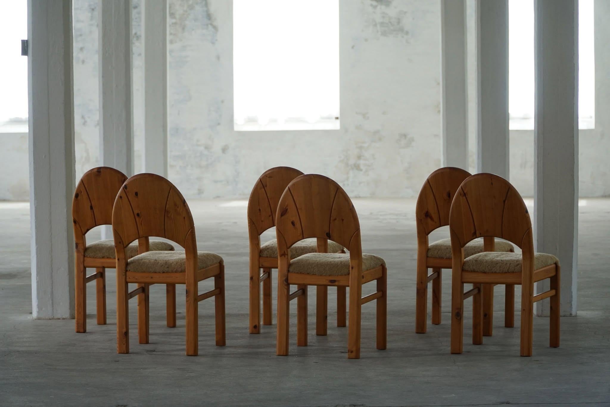 Ensemble de 6 chaises sculpturales brutalistes danoises modernes en pin et laine d'agneau, 1970 6