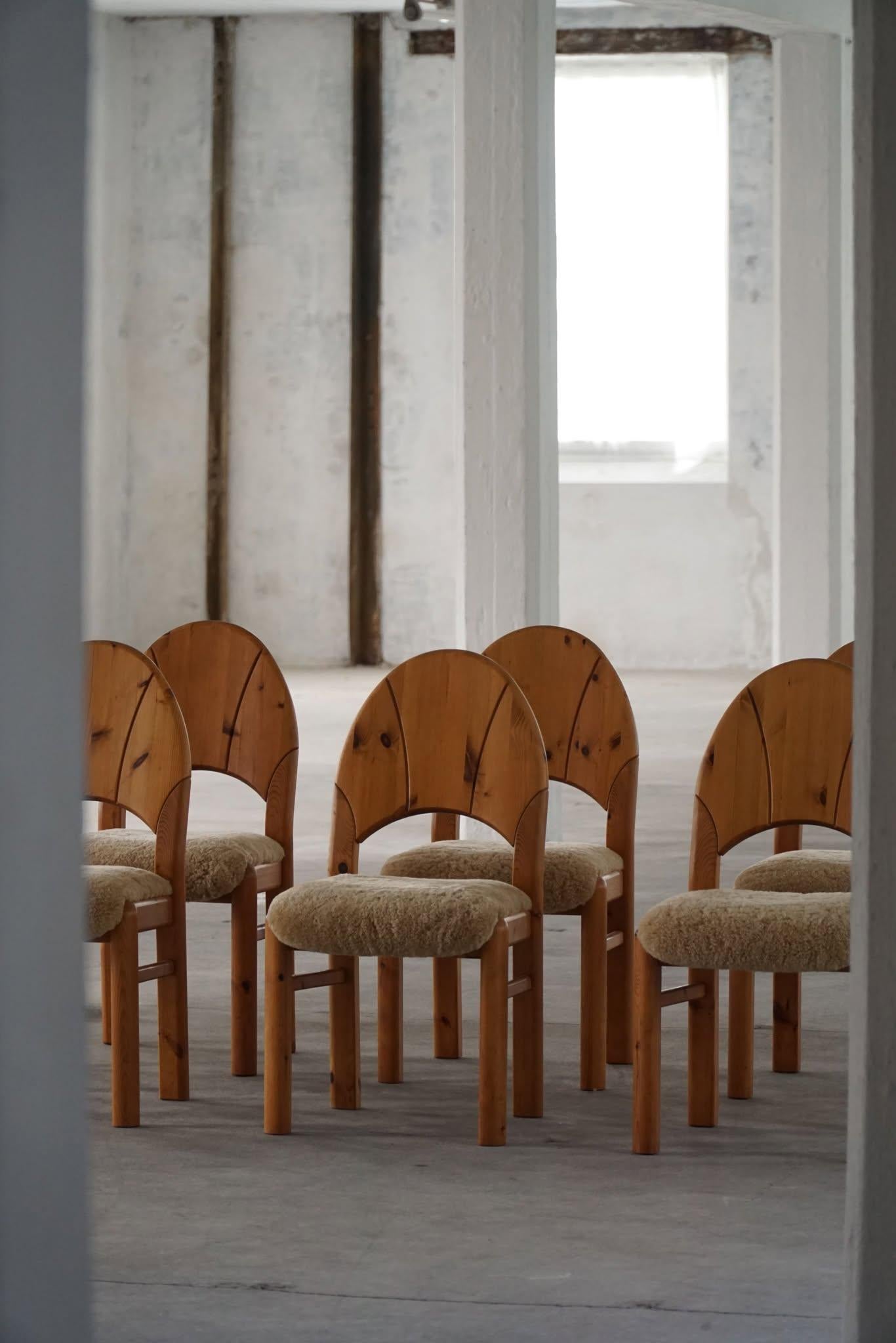 Ensemble de 6 chaises sculpturales brutalistes danoises modernes en pin et laine d'agneau, 1970 7