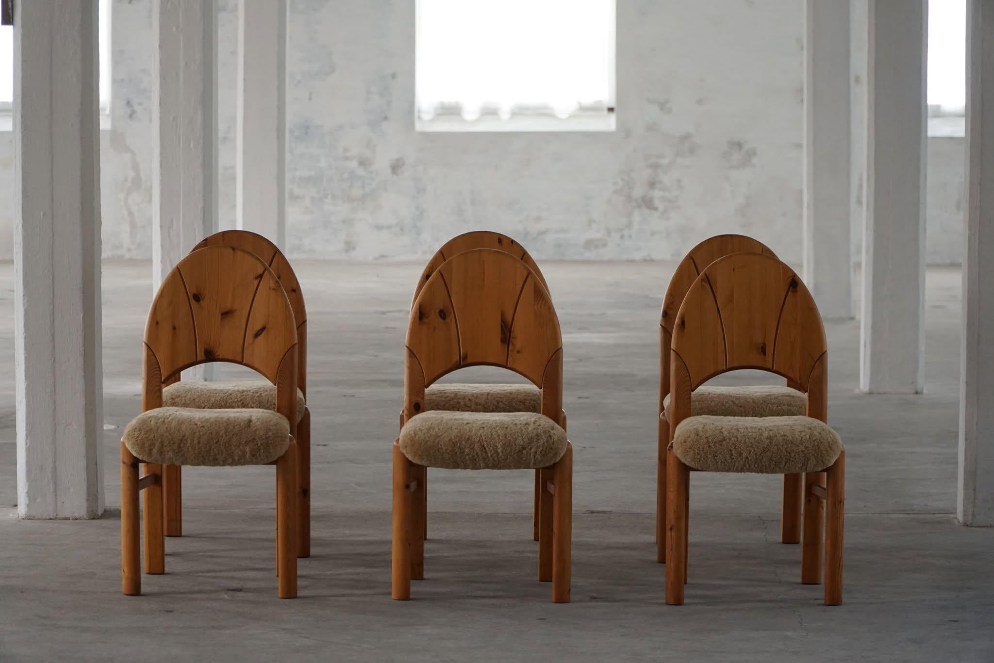 Ensemble de 6 chaises sculpturales brutalistes danoises modernes en pin et laine d'agneau, 1970 8