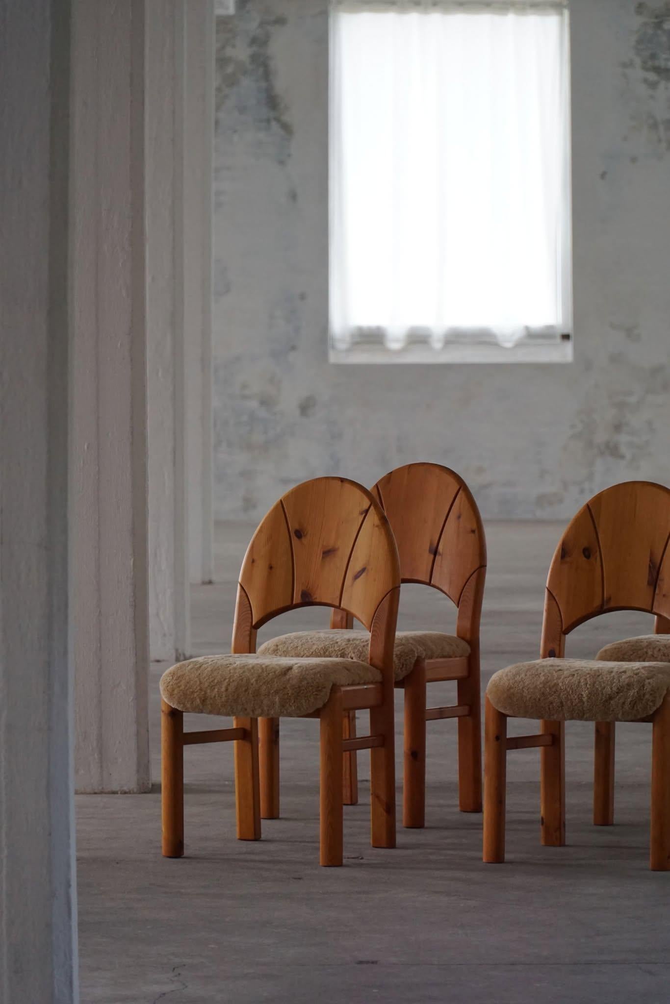 Danois Ensemble de 6 chaises sculpturales brutalistes danoises modernes en pin et laine d'agneau, 1970