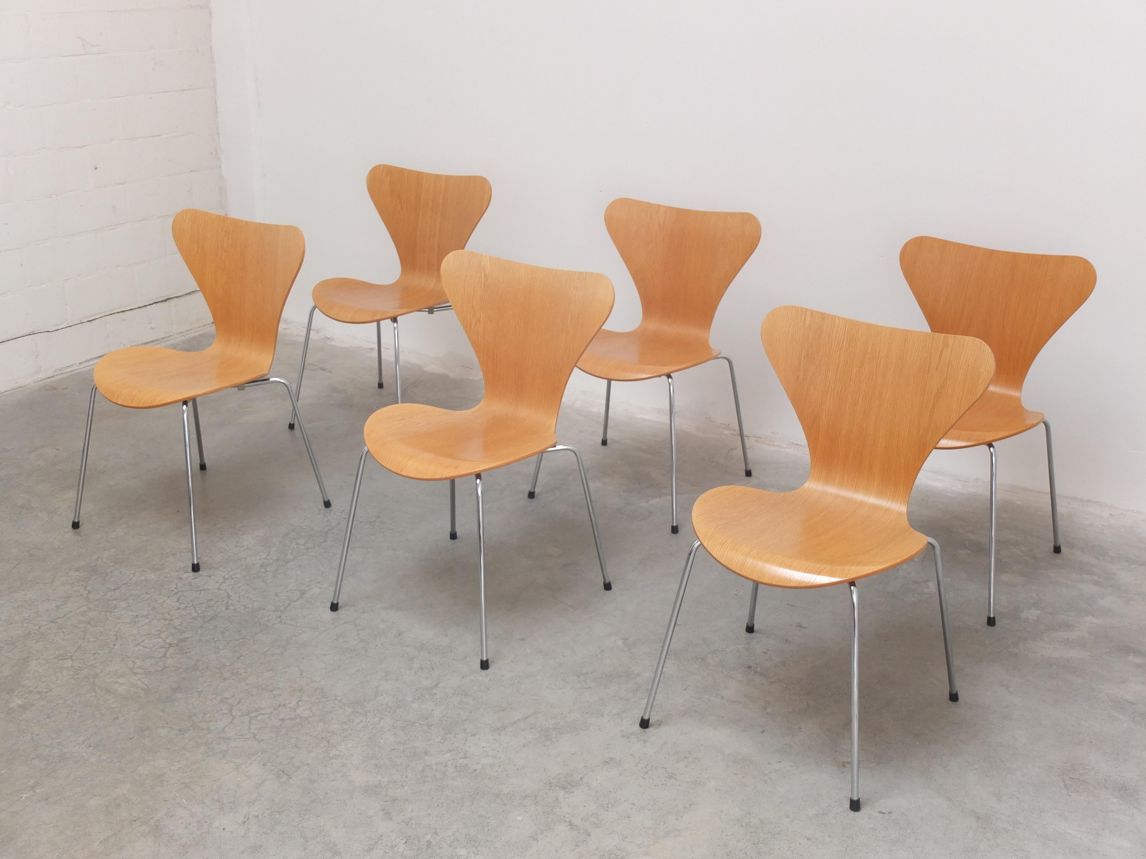 Danish Set of 6 'Series 7' Chairs in Oak by Arne Jacobsen for Fritz Hansen, 1955