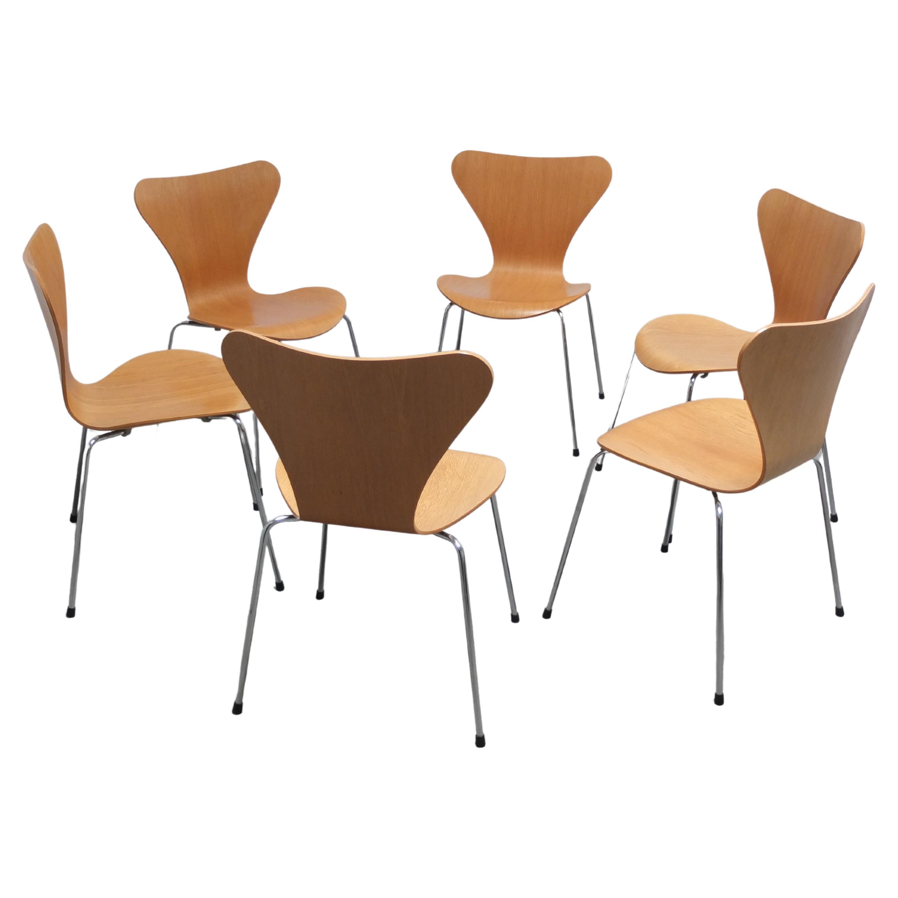 Set of 6 'Series 7' Chairs in Oak by Arne Jacobsen for Fritz Hansen, 1955