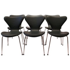 Retro Set of 6 Seven Chairs, Model 3107, Black leather , by Arne Jacobsen