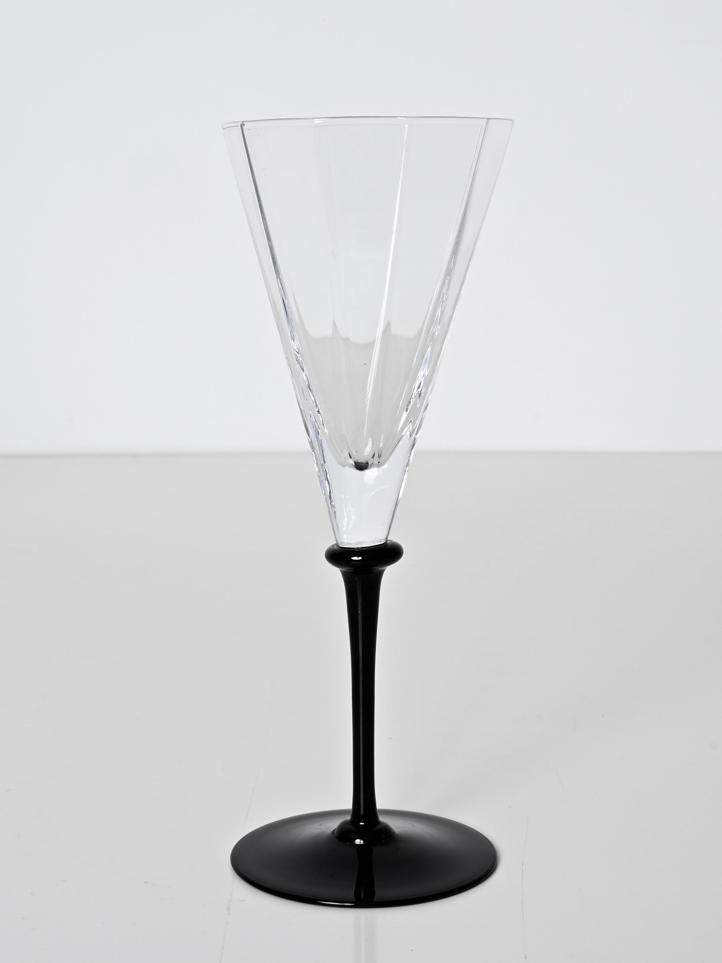 Set of 6 Signed Cartier Champagne Glasses, Crystal with Black Stem, France 1980s In Good Condition For Sale In Roma, IT