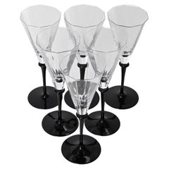 Ensemble de 6 coupes à champagne signées Cartier, cristal avec Stem noir, France années 1980