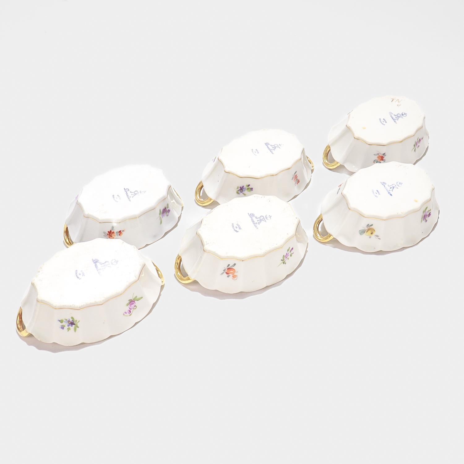 Set of 6 Signed Richard Klemm Dresden Porcelain Condiment Serving Bowls In Good Condition For Sale In Philadelphia, PA