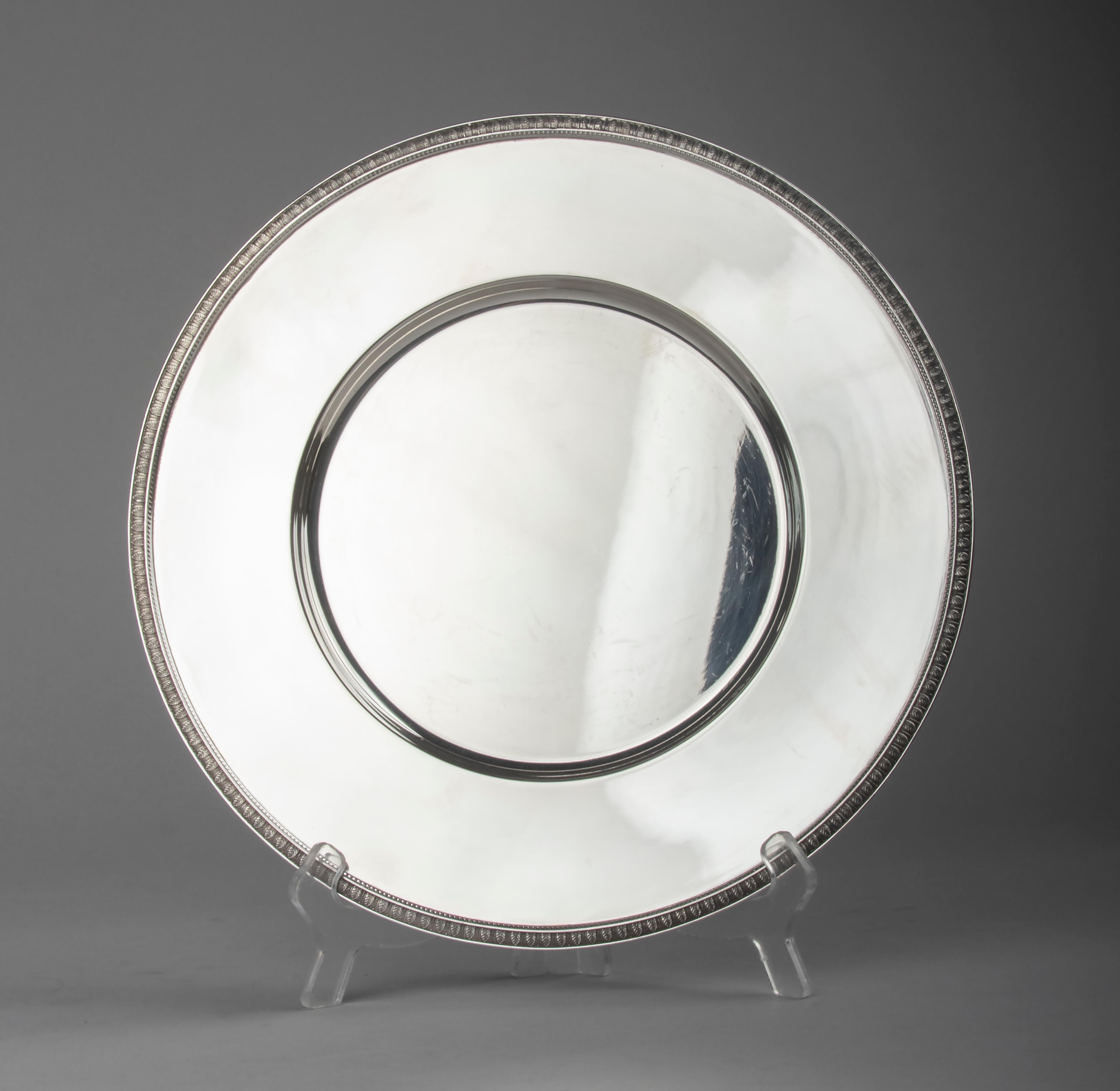 Set of 6 Silver Plated Plates Made by Christofle Model Malmaison In Good Condition In Casteren, Noord-Brabant