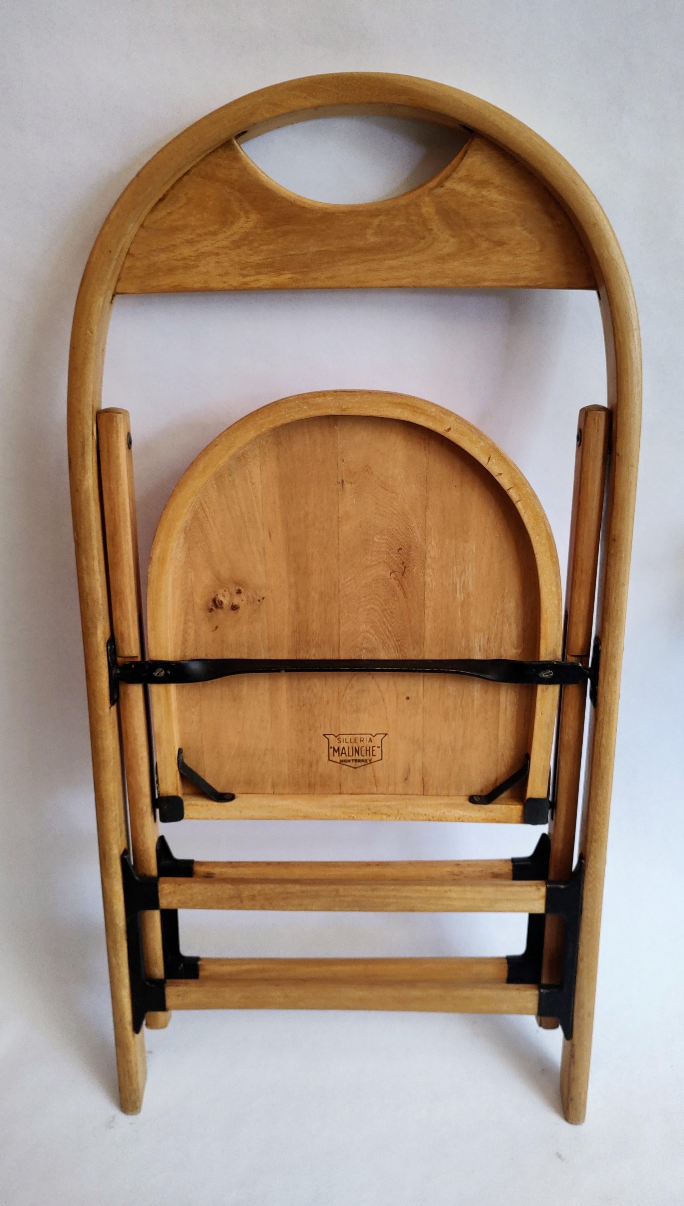 Satz von 6 schlanken, runden, klappbaren Stühlen von „Sillas Malinche“ aus natürlichem Buchenholz (Maschinell gefertigt) im Angebot