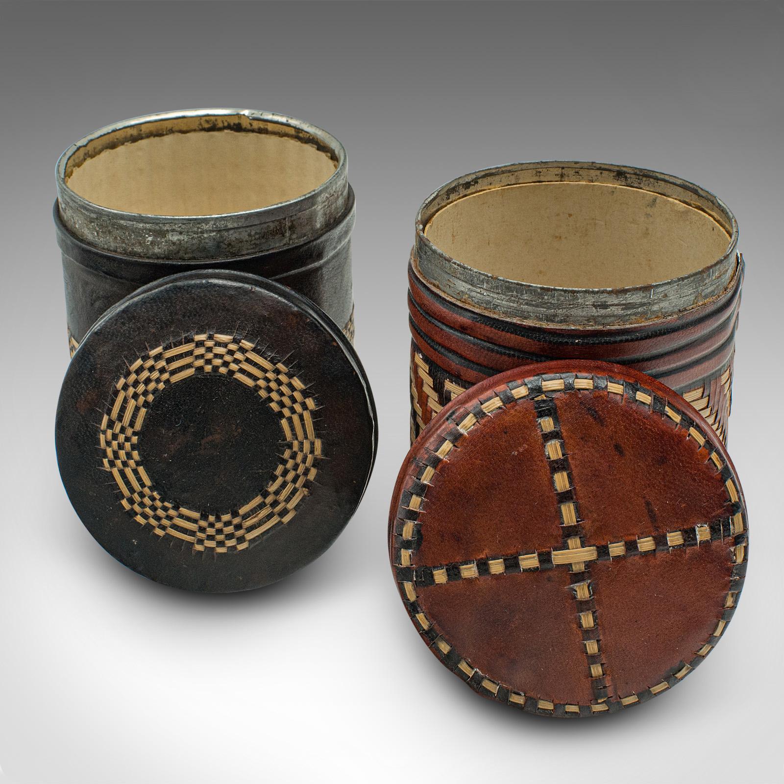 Set di 6 piccoli barattoli antichi, inglesi, in pelle, per sigarette, CIRCA 1920 in vendita 1